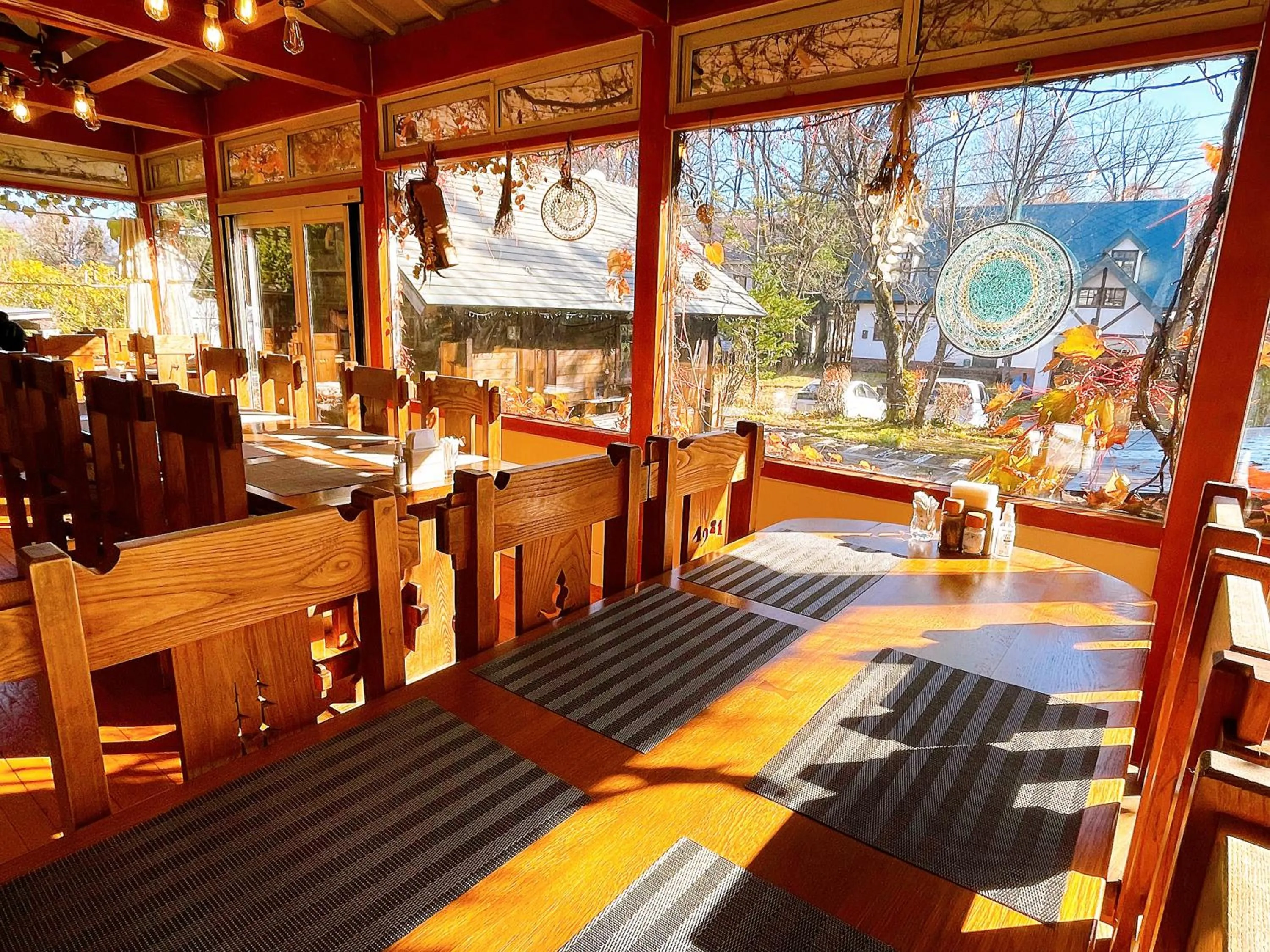 Dining area in Hakuba Pension & Log Hotel Meteor