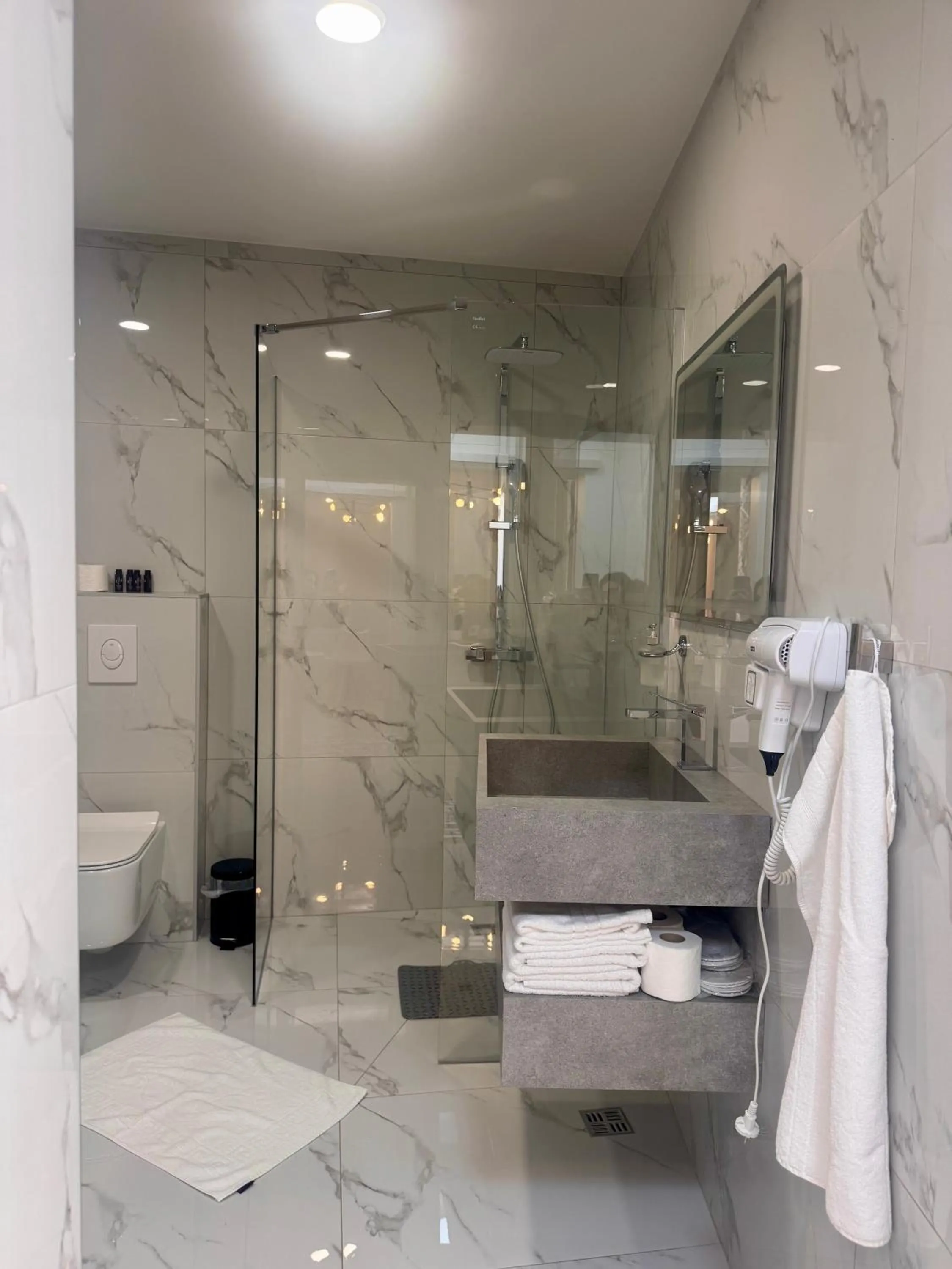 Shower in Hotel - Villa Lejla