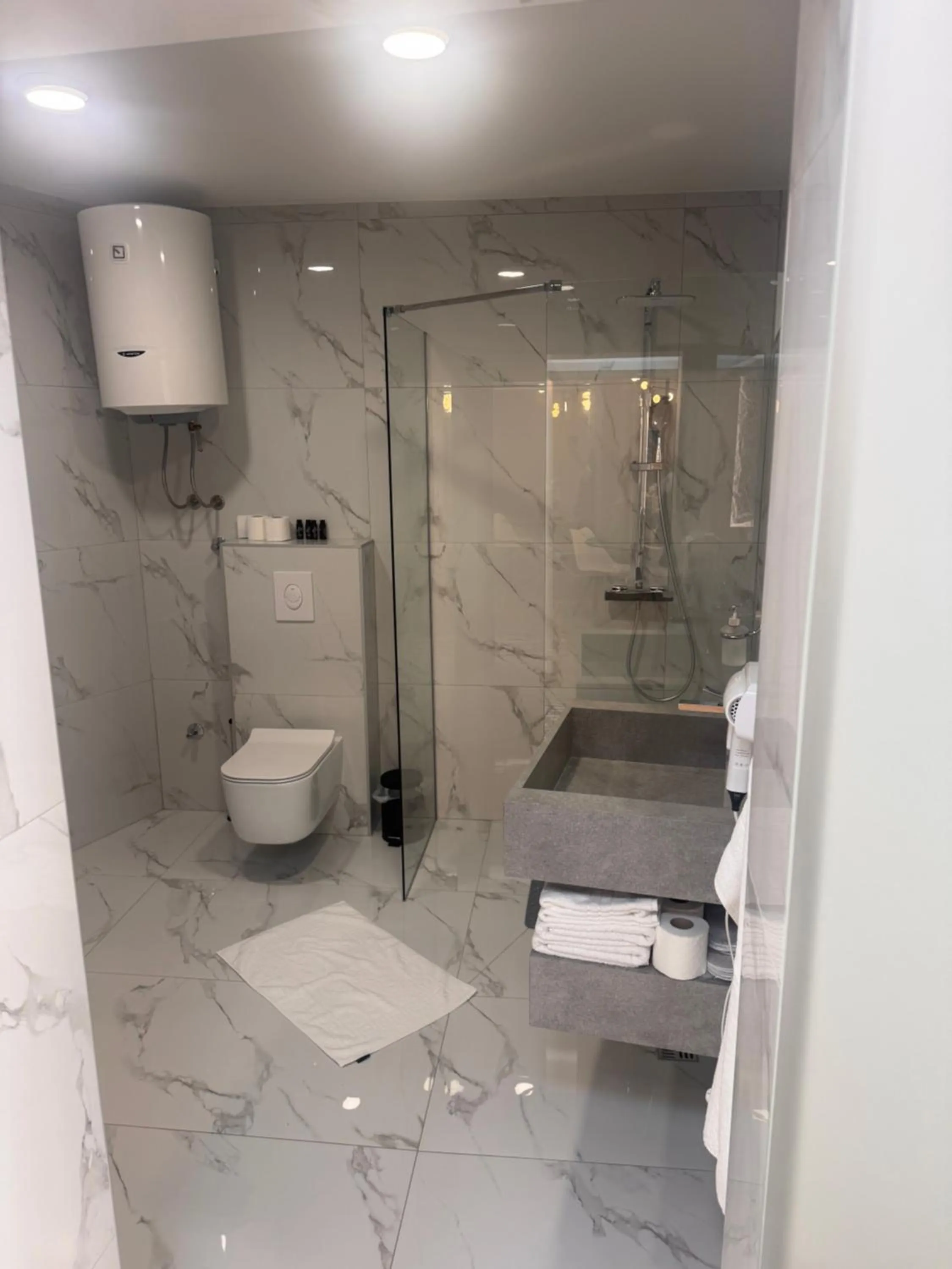 Shower in Hotel - Villa Lejla