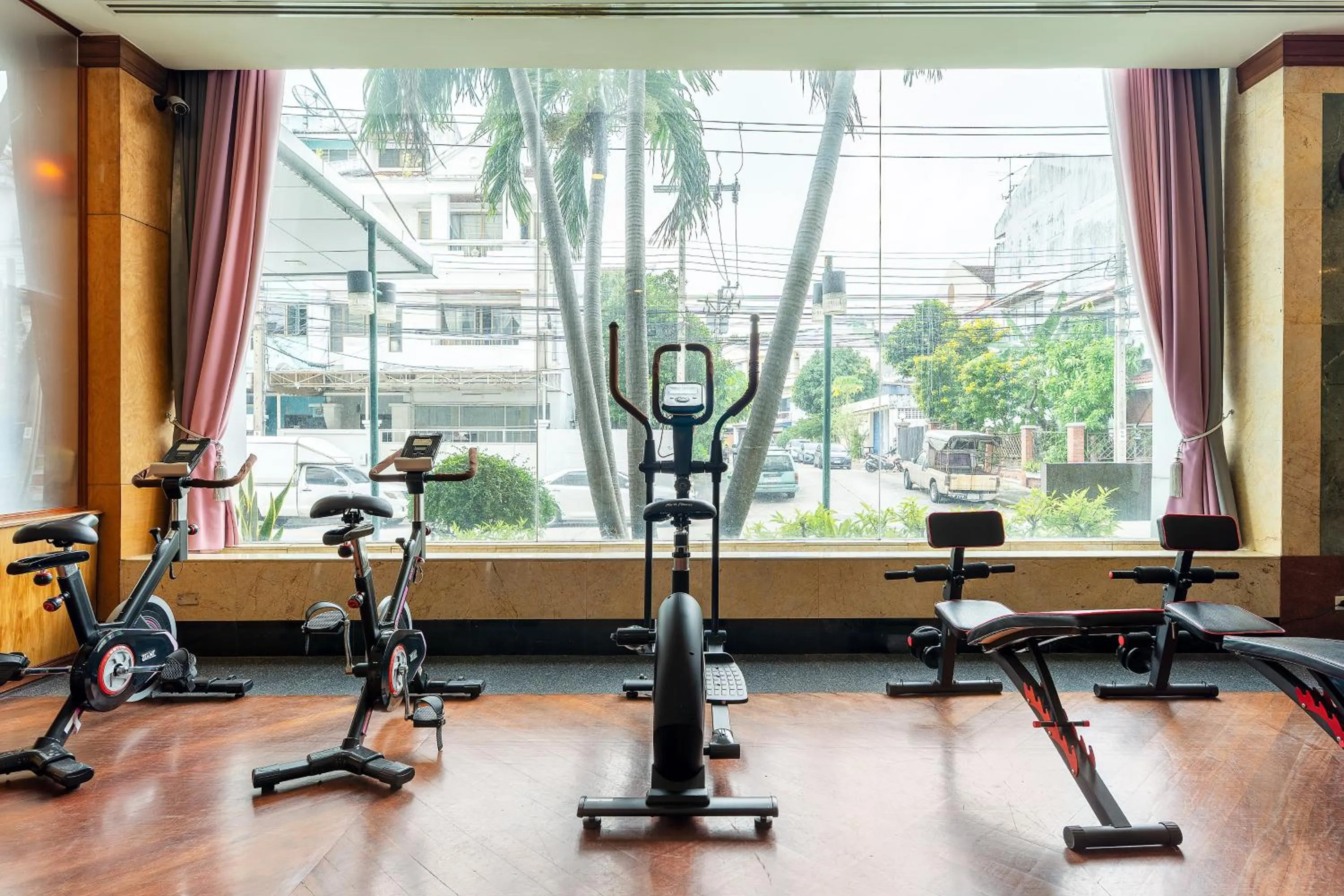 Fitness centre/facilities in Summit Pavilion Hotel