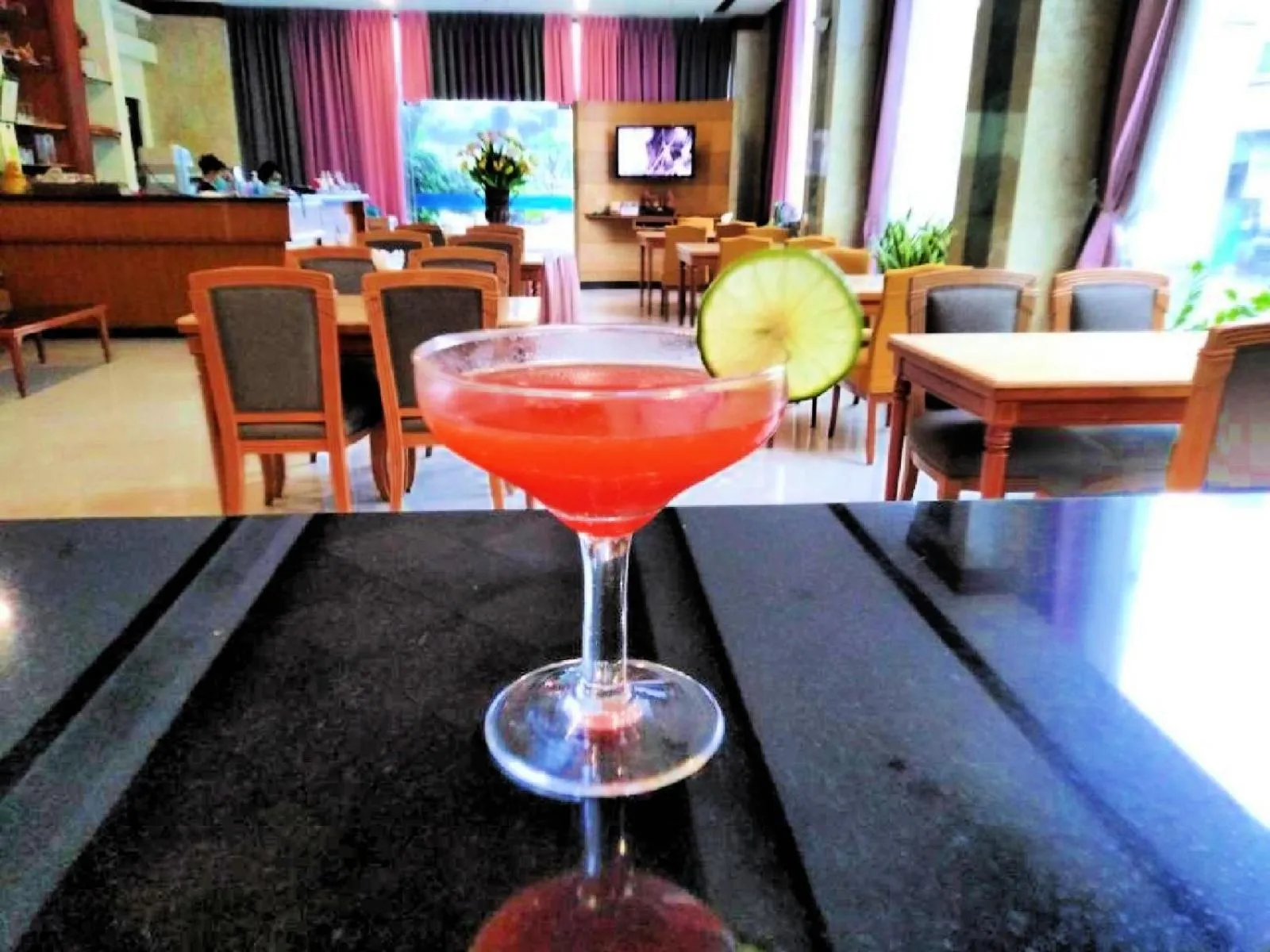 Food and drinks in Summit Pavilion Hotel