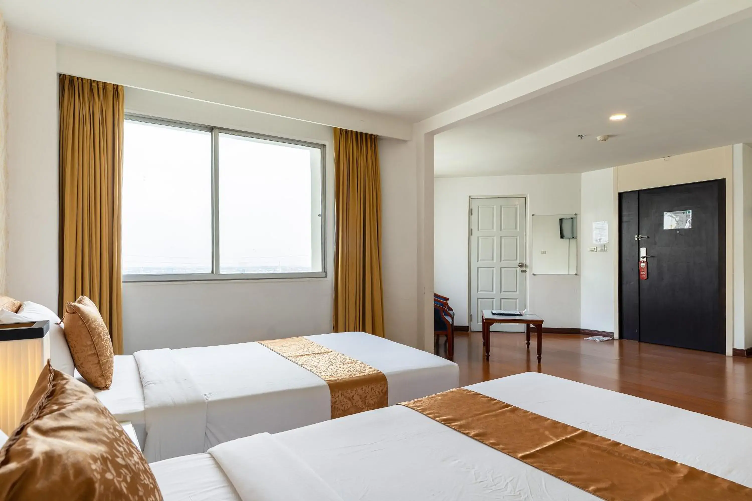 Bed in Summit Pavilion Hotel Bed in Summit Pavilion Hotel