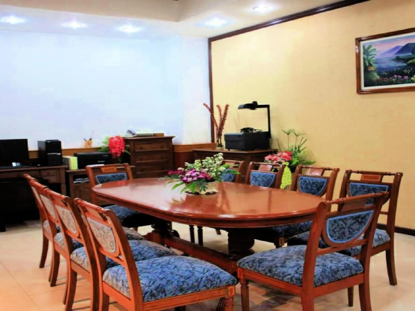 Meeting/conference room in Summit Pavilion Hotel