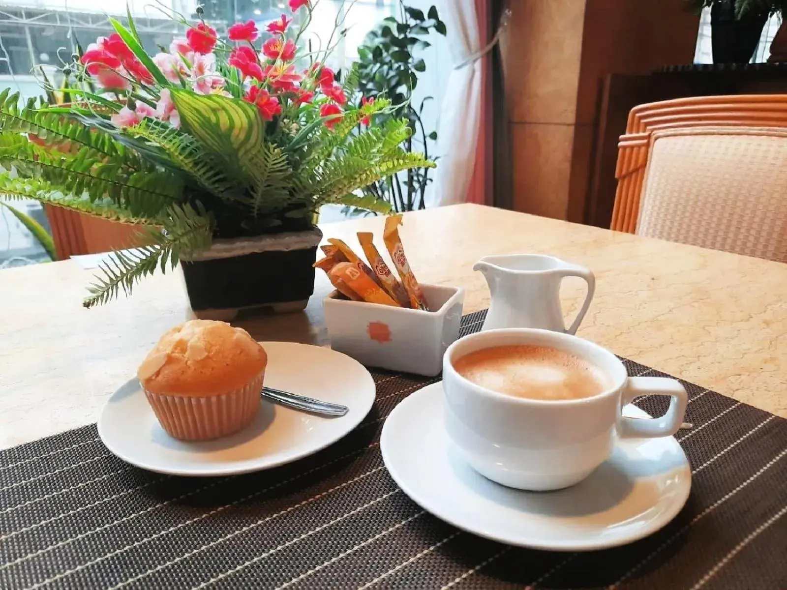 Restaurant/places to eat in Summit Pavilion Hotel Restaurant/places to eat in Summit Pavilion Hotel