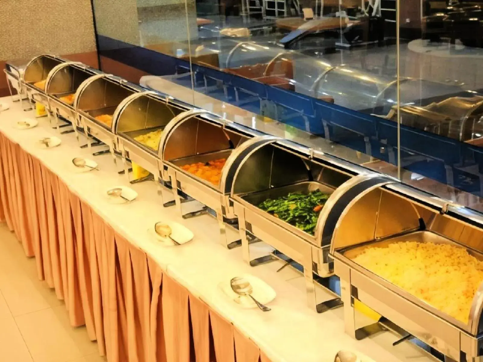 Food in Summit Pavilion Hotel Food in Summit Pavilion Hotel