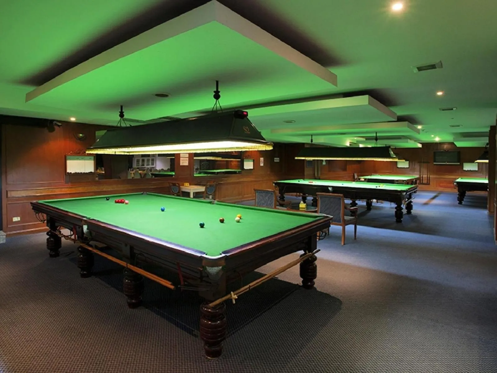 Entertainment in Summit Pavilion Hotel