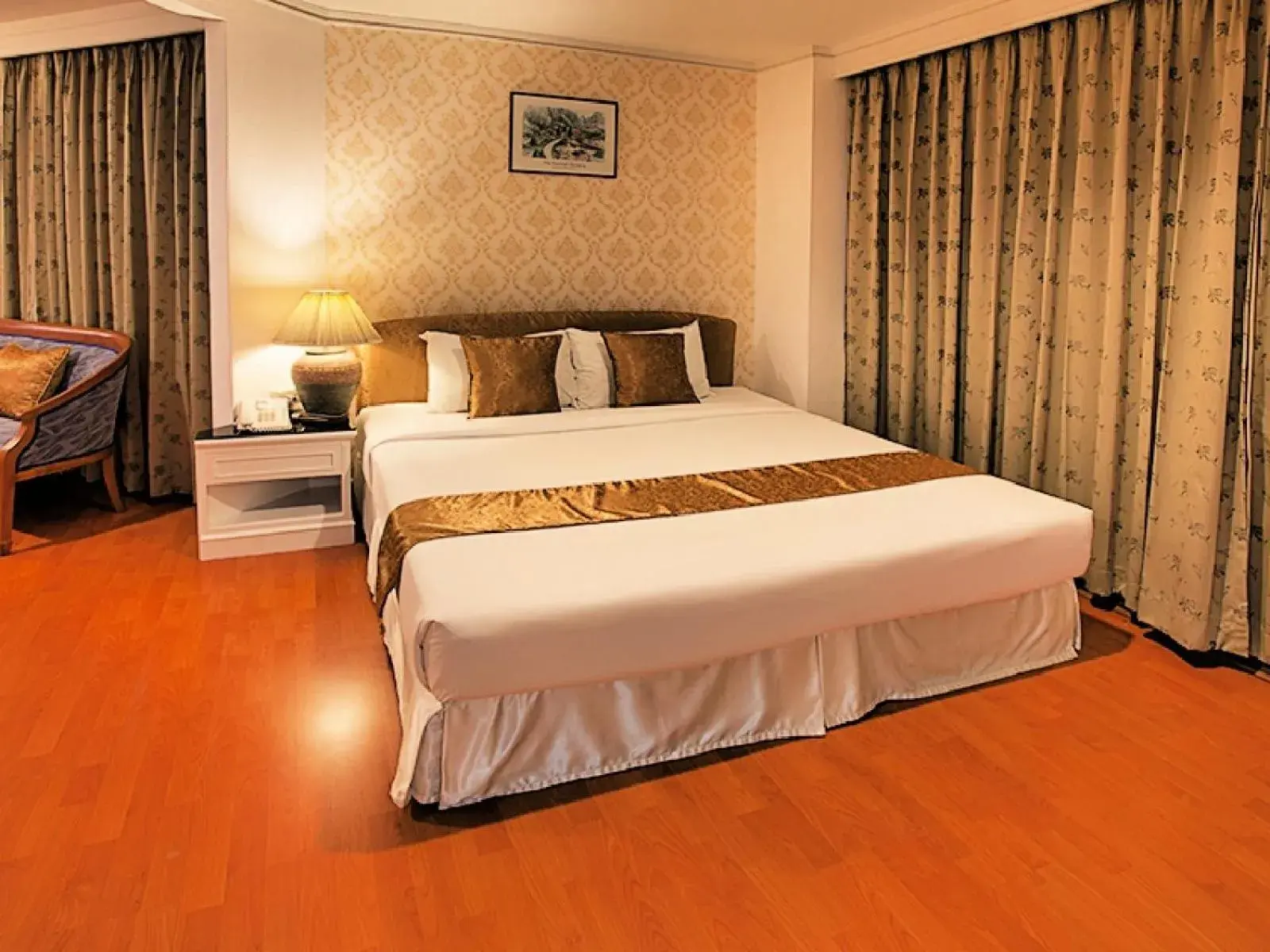 Bed in Summit Pavilion Hotel Bed in Summit Pavilion Hotel