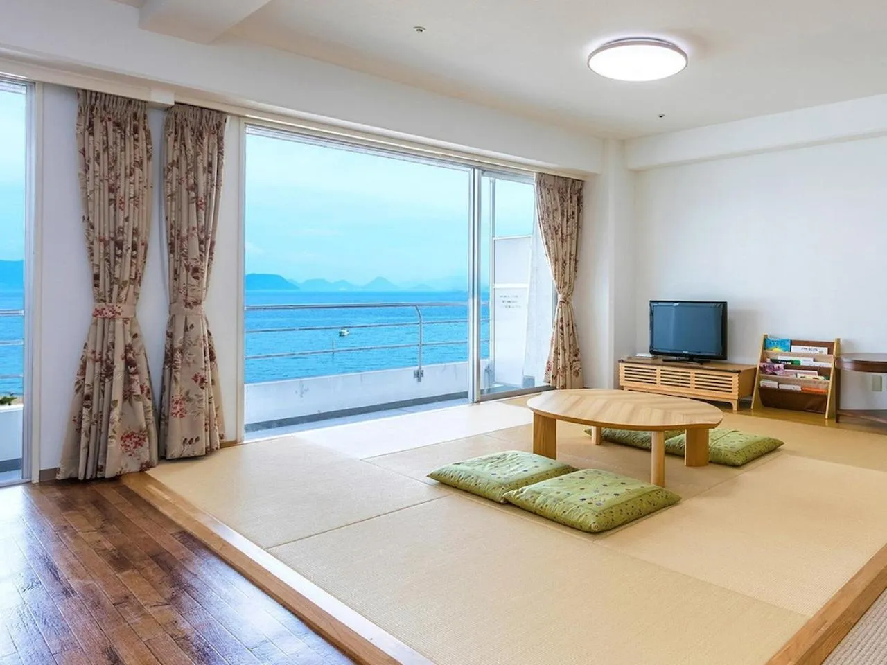 Photo of the whole room, Bed in Diamond Setouchi Marine Hotel