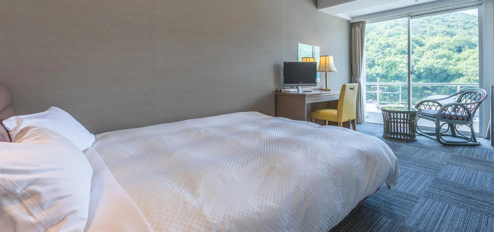 Photo of the whole room, Bed in Diamond Setouchi Marine Hotel