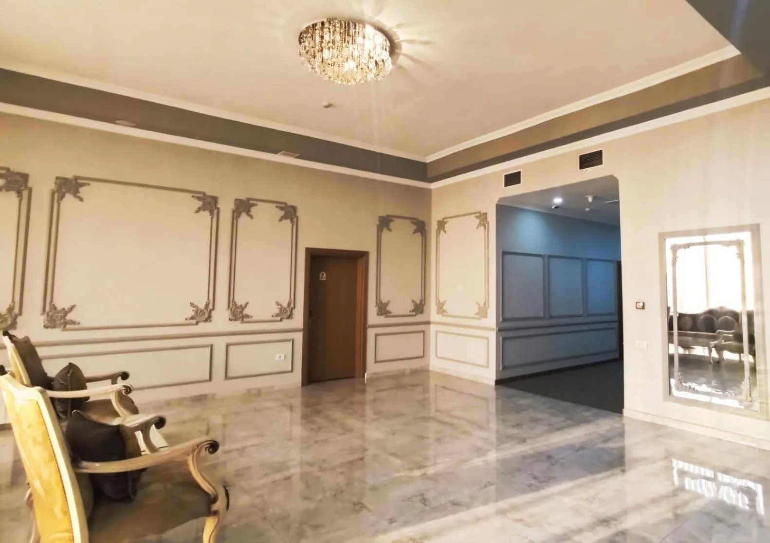 Seating area in Paradise Hotel Baku