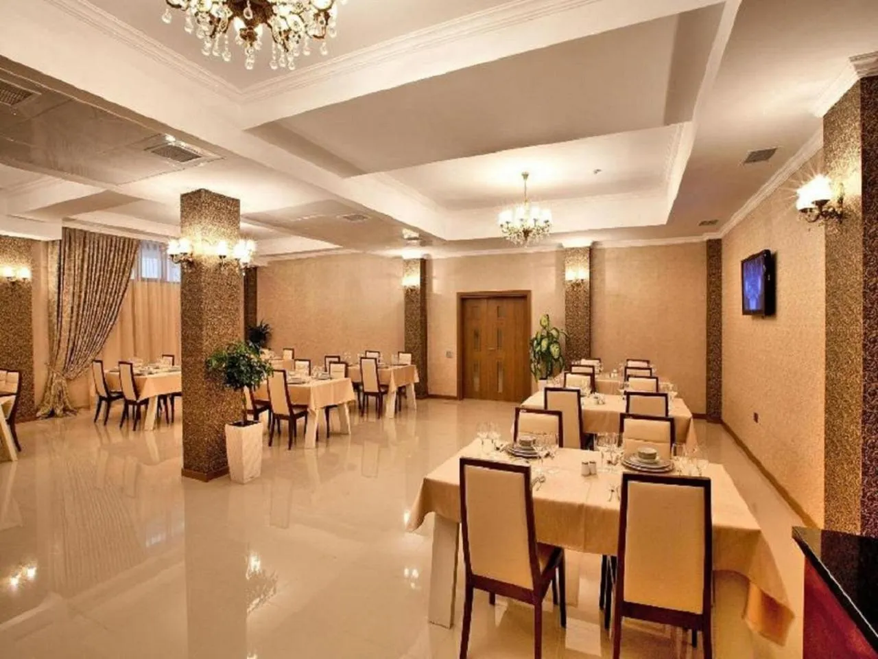 Restaurant/places to eat in Paradise Hotel Baku
