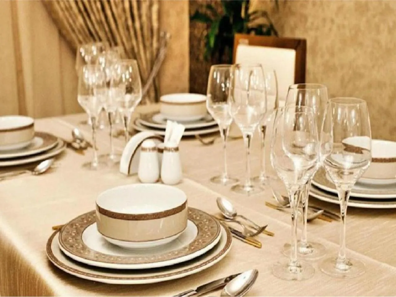 Restaurant/places to eat in Paradise Hotel Baku