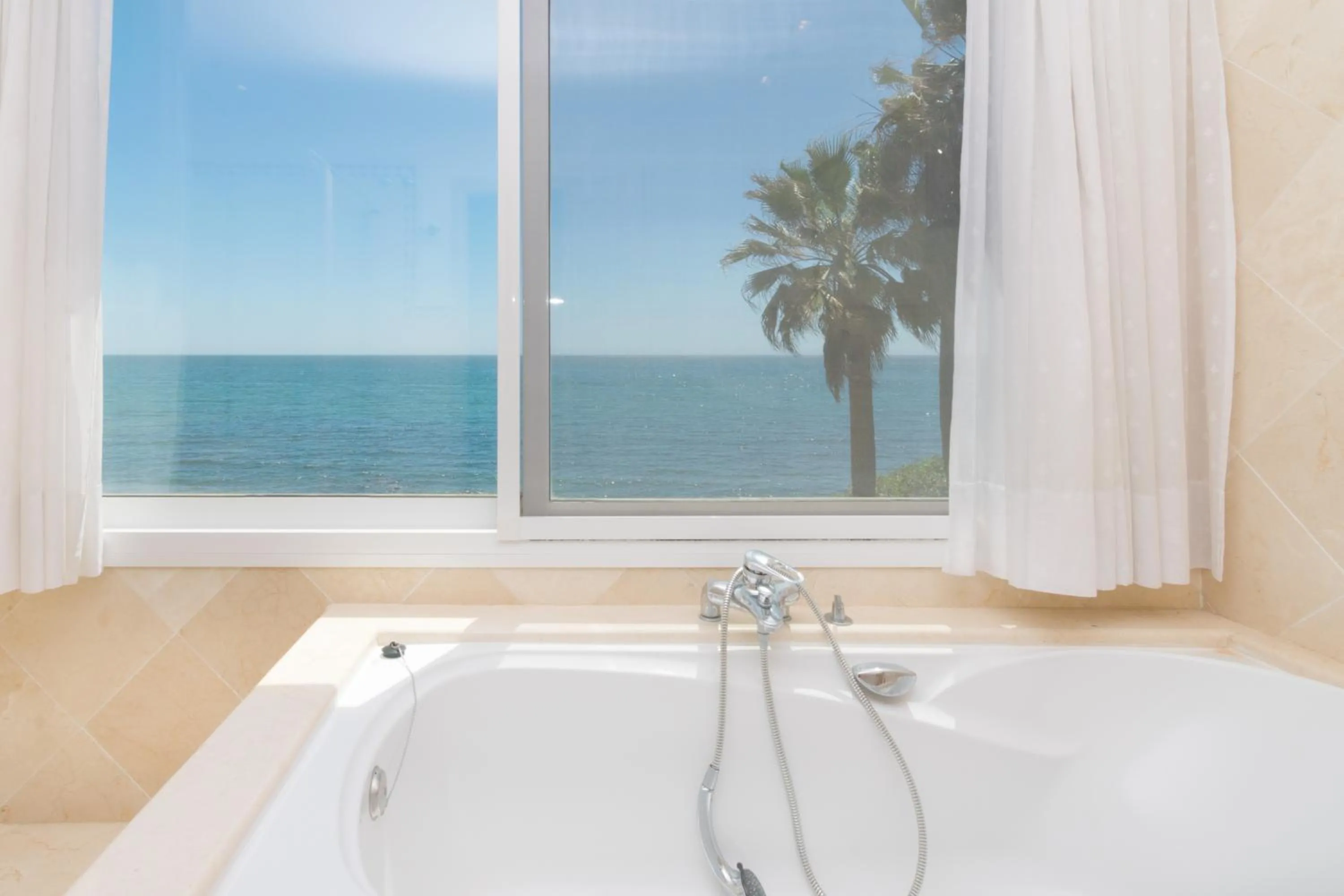 Bathroom, Bed in Urb Playa Azul 24