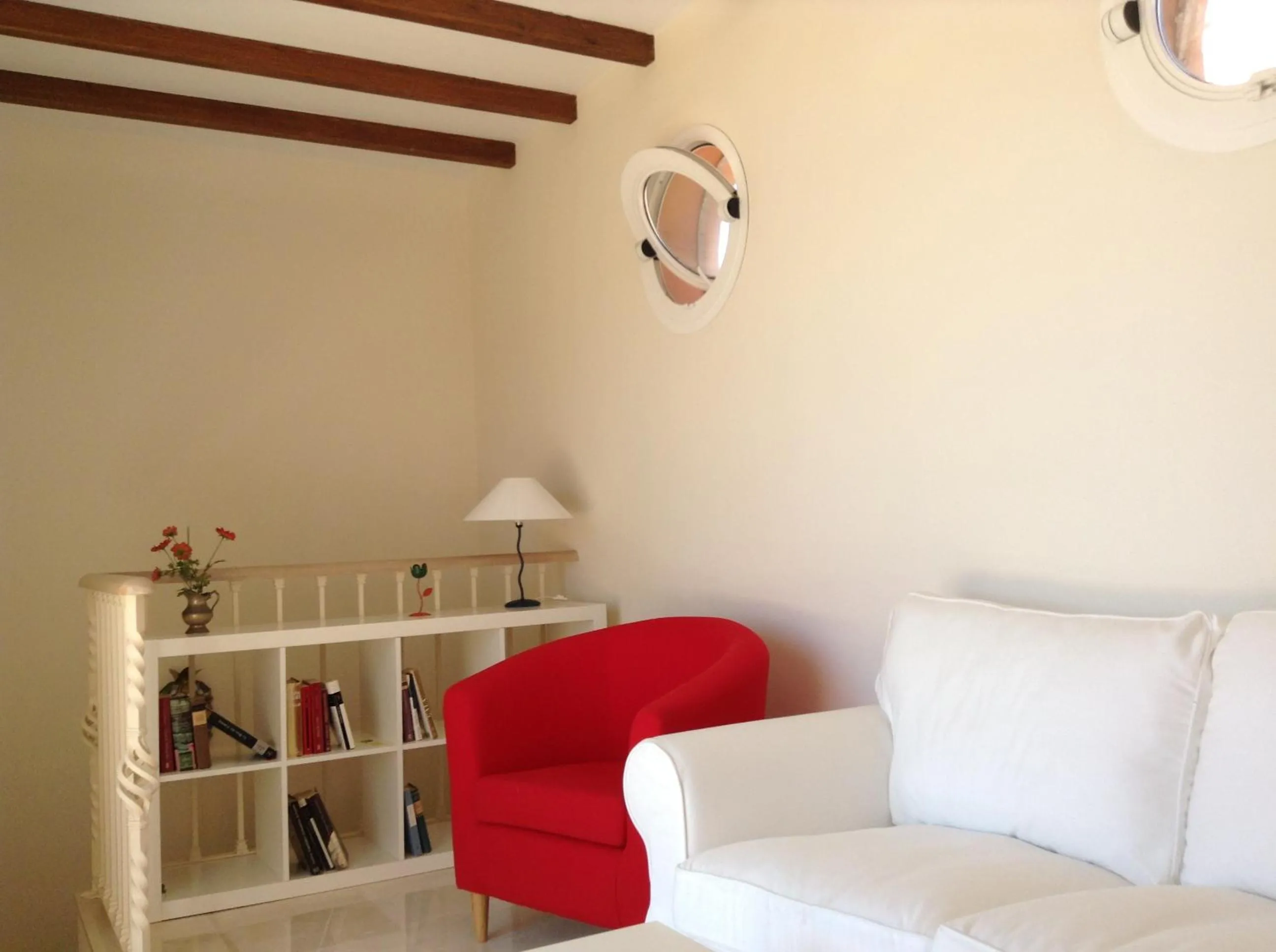 Living room, Bed in Urb Playa Azul 24
