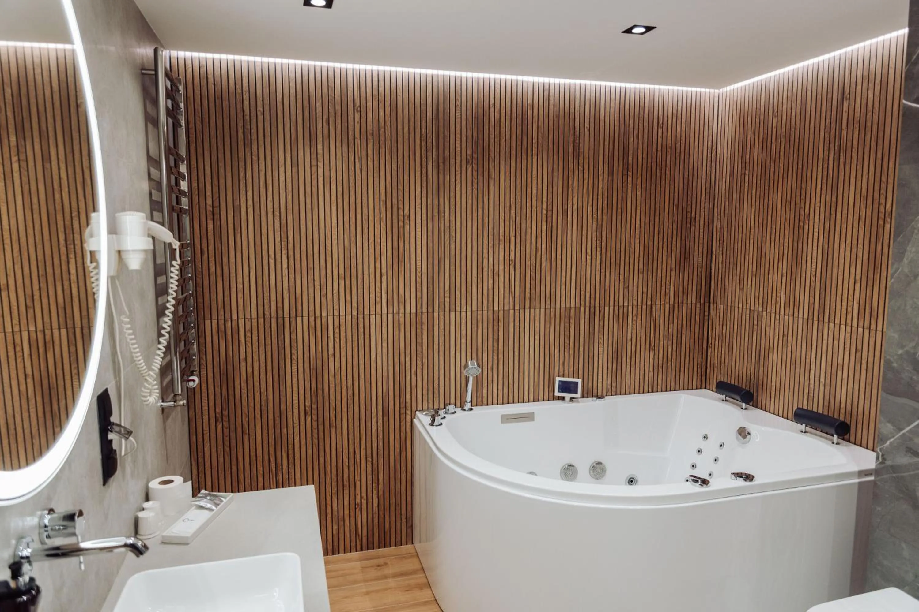 Hot Tub in Artis Loft Hotel