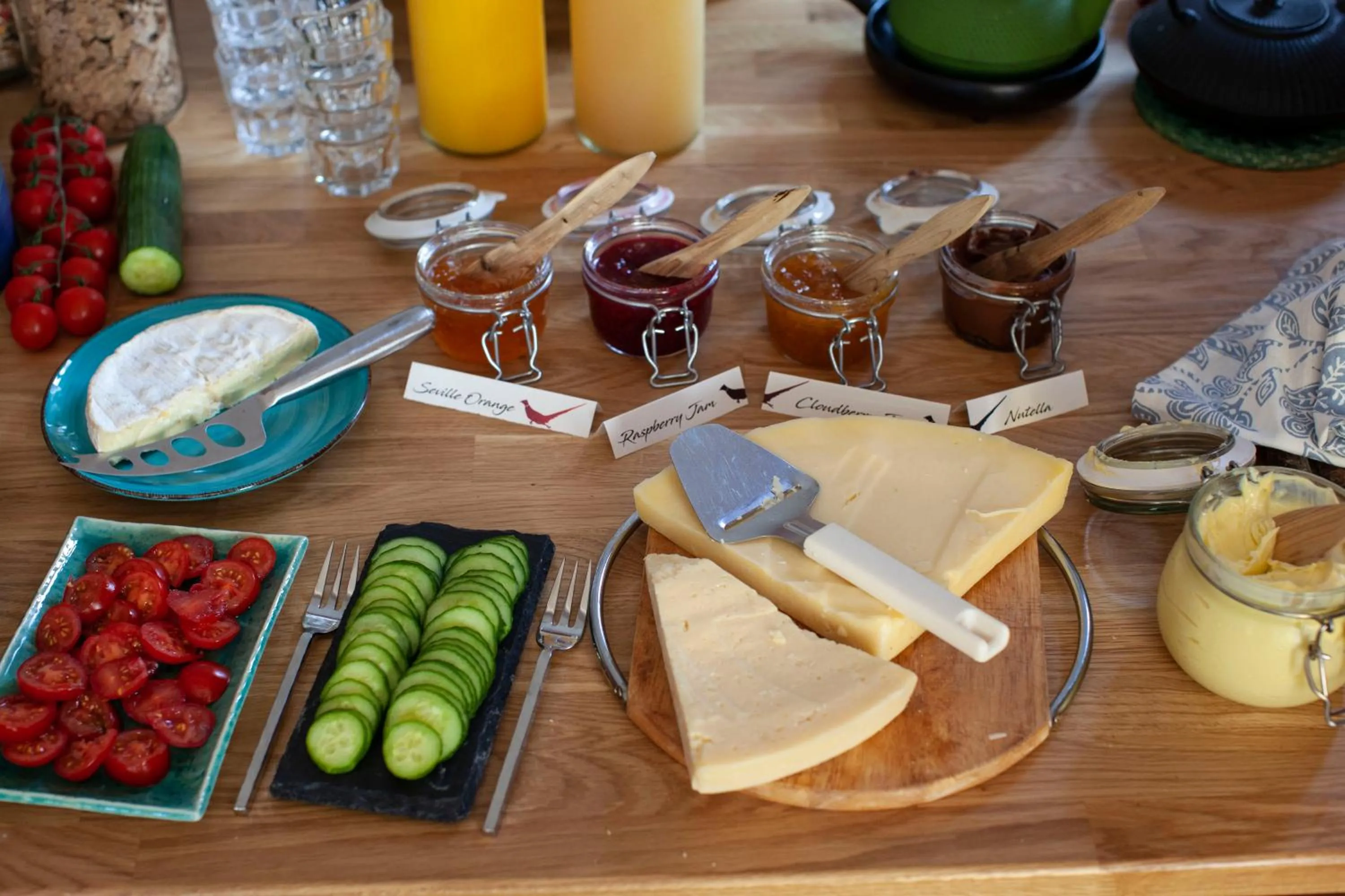 Food and drinks in Three Pheasants Boutique Bed and Breakfast