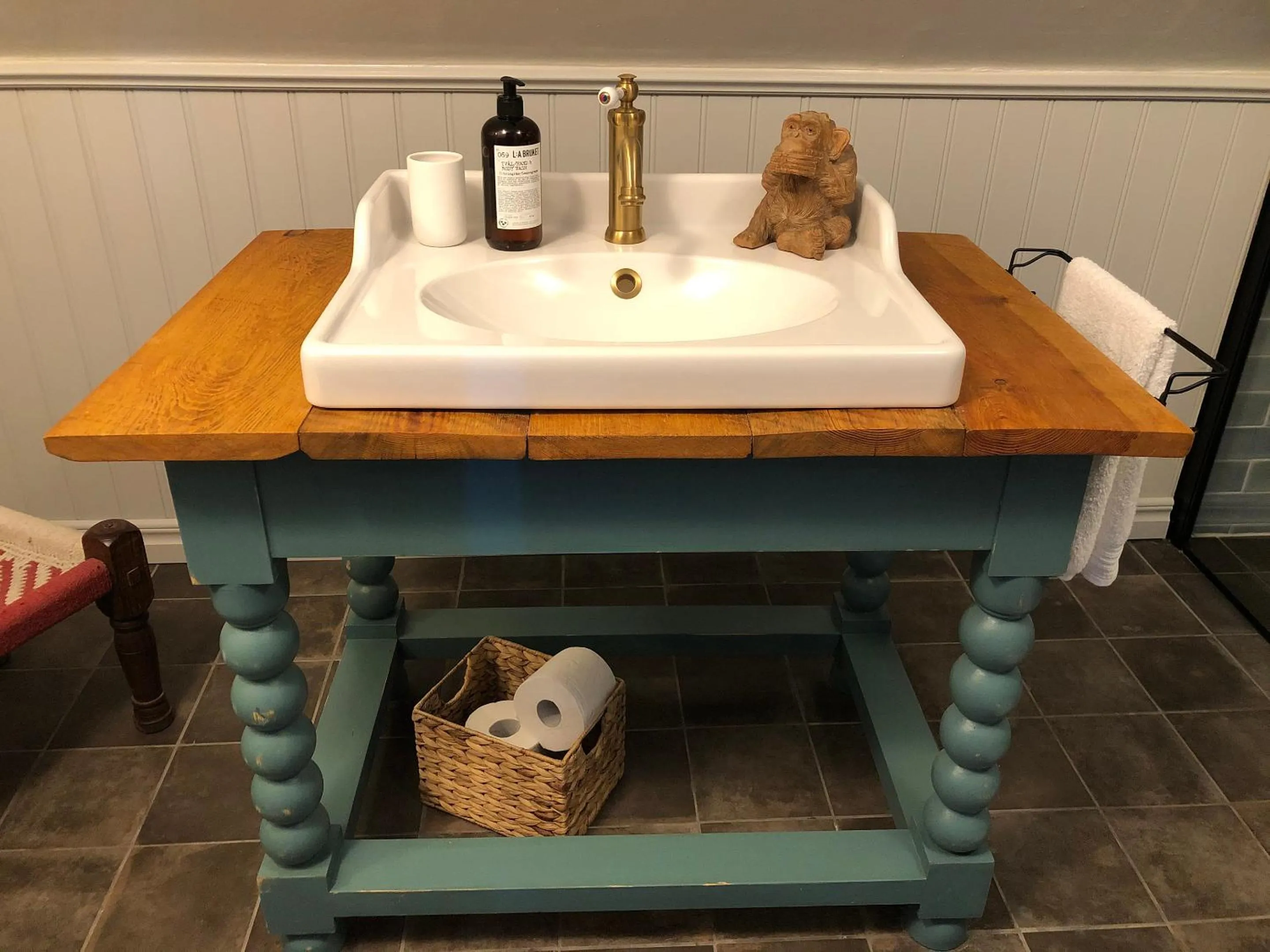 Bathroom in Three Pheasants Boutique Bed and Breakfast