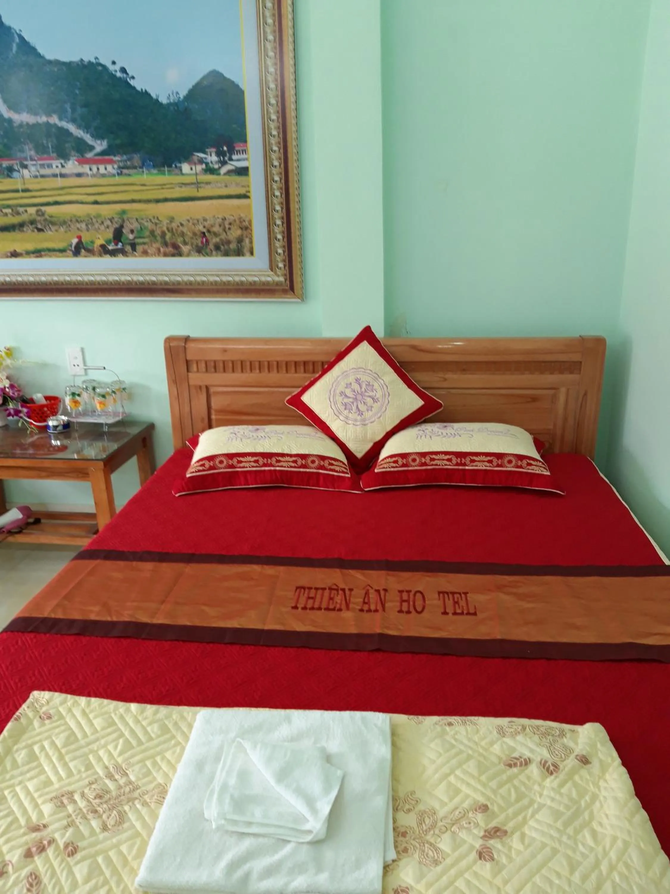 Bed in Yen Minh Hotel Thien An