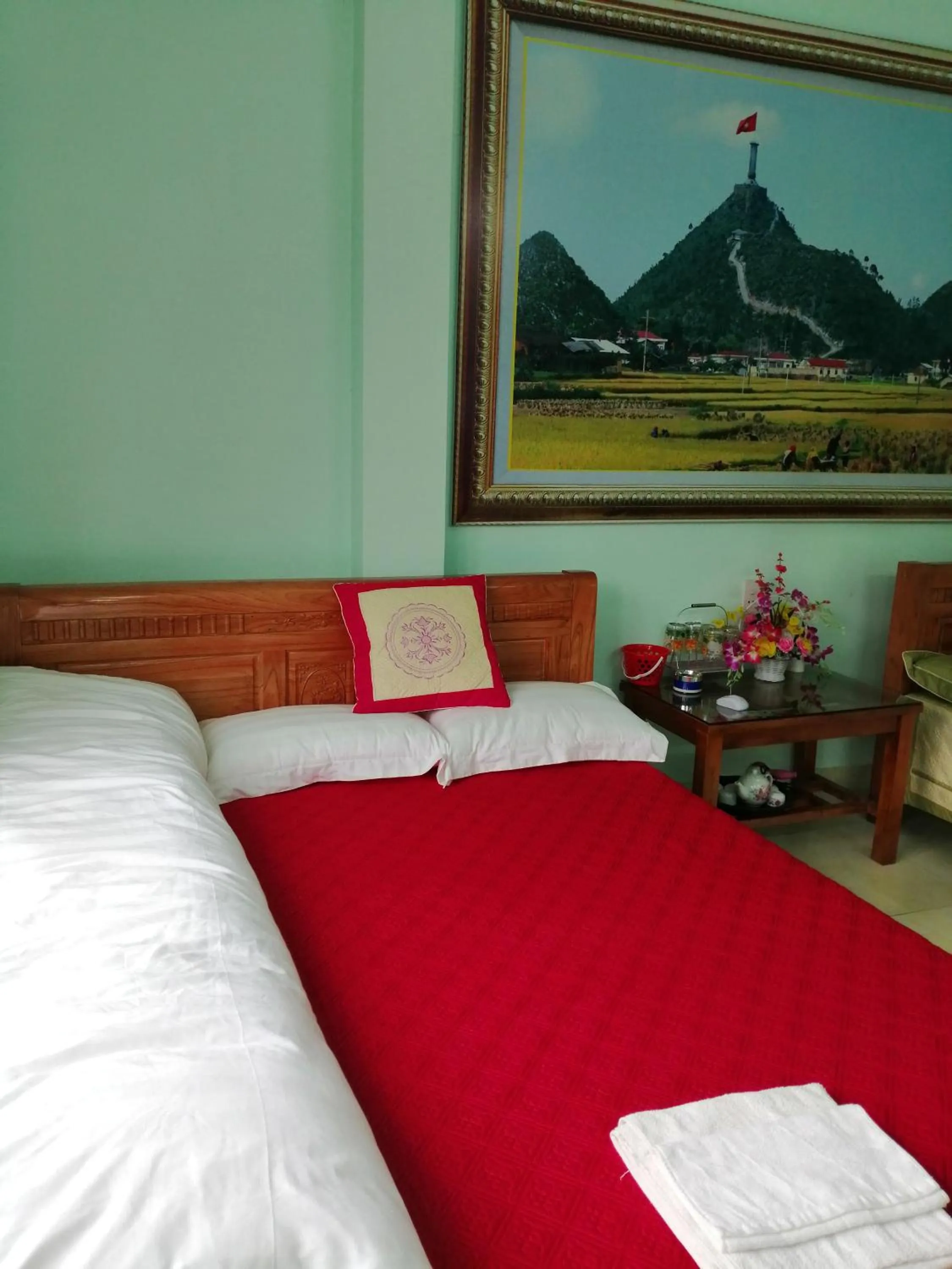 Bed in Yen Minh Hotel Thien An