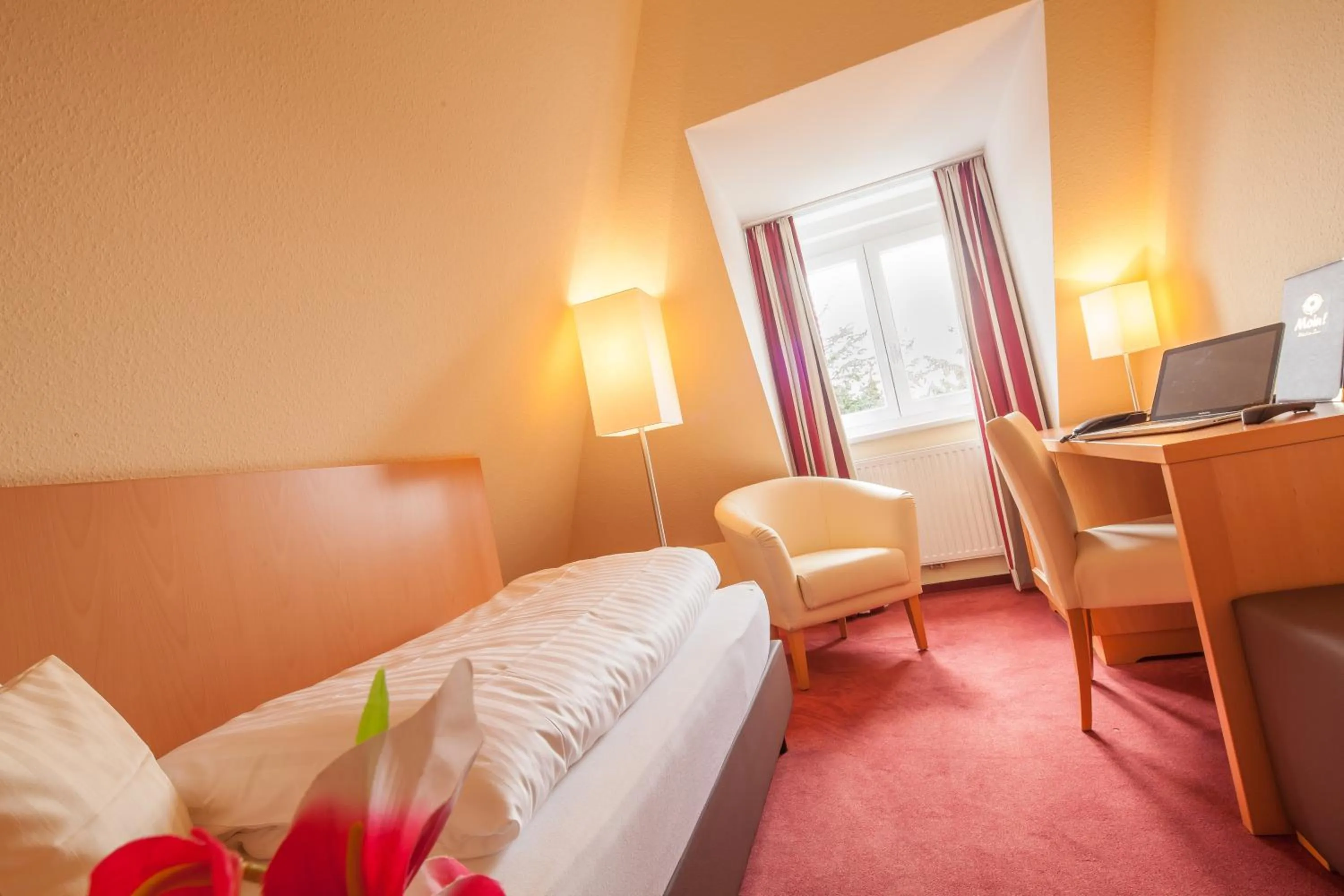 Bed in Moin Hotel Cuxhaven