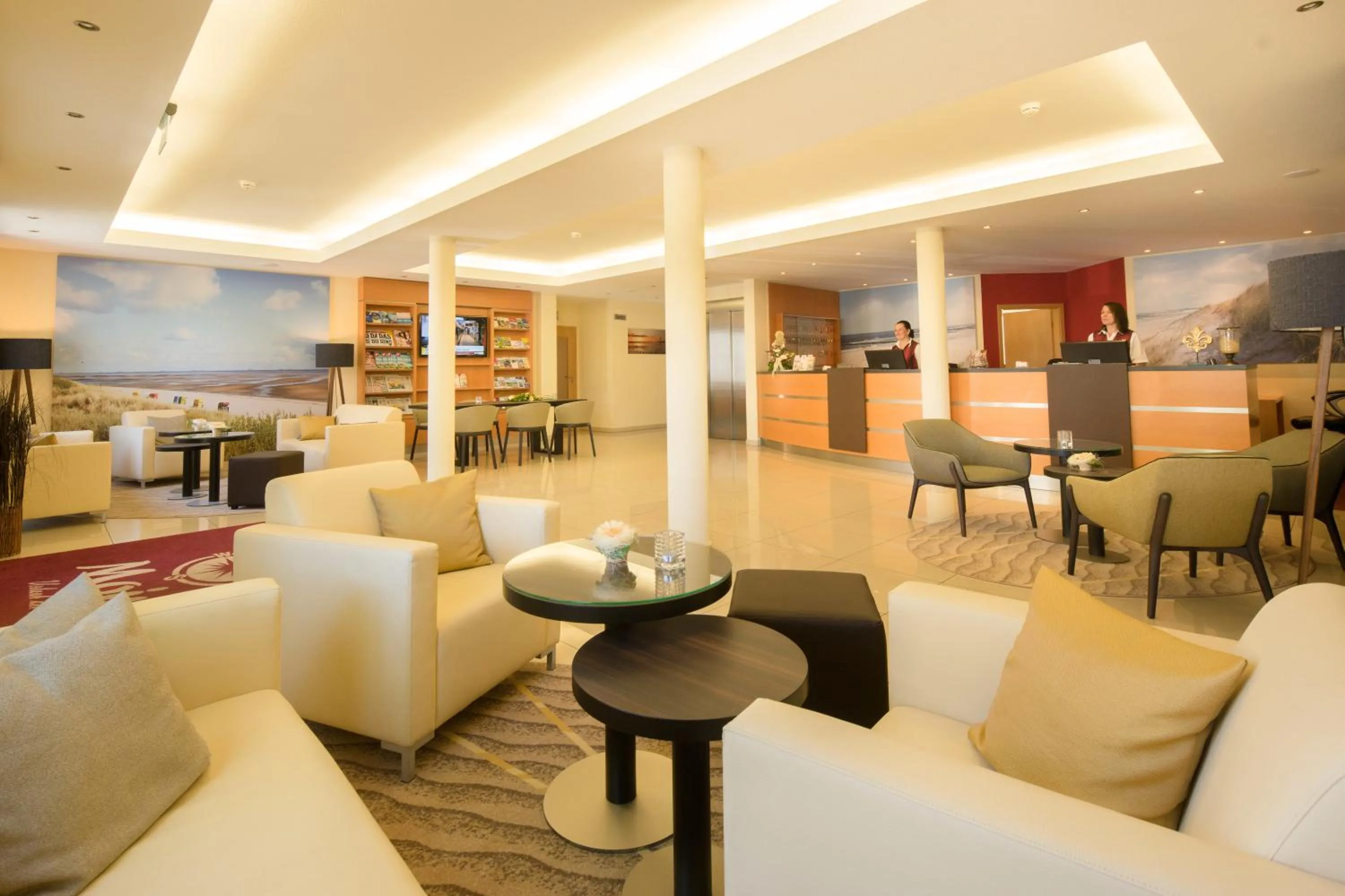 Lobby or reception in Moin Hotel Cuxhaven