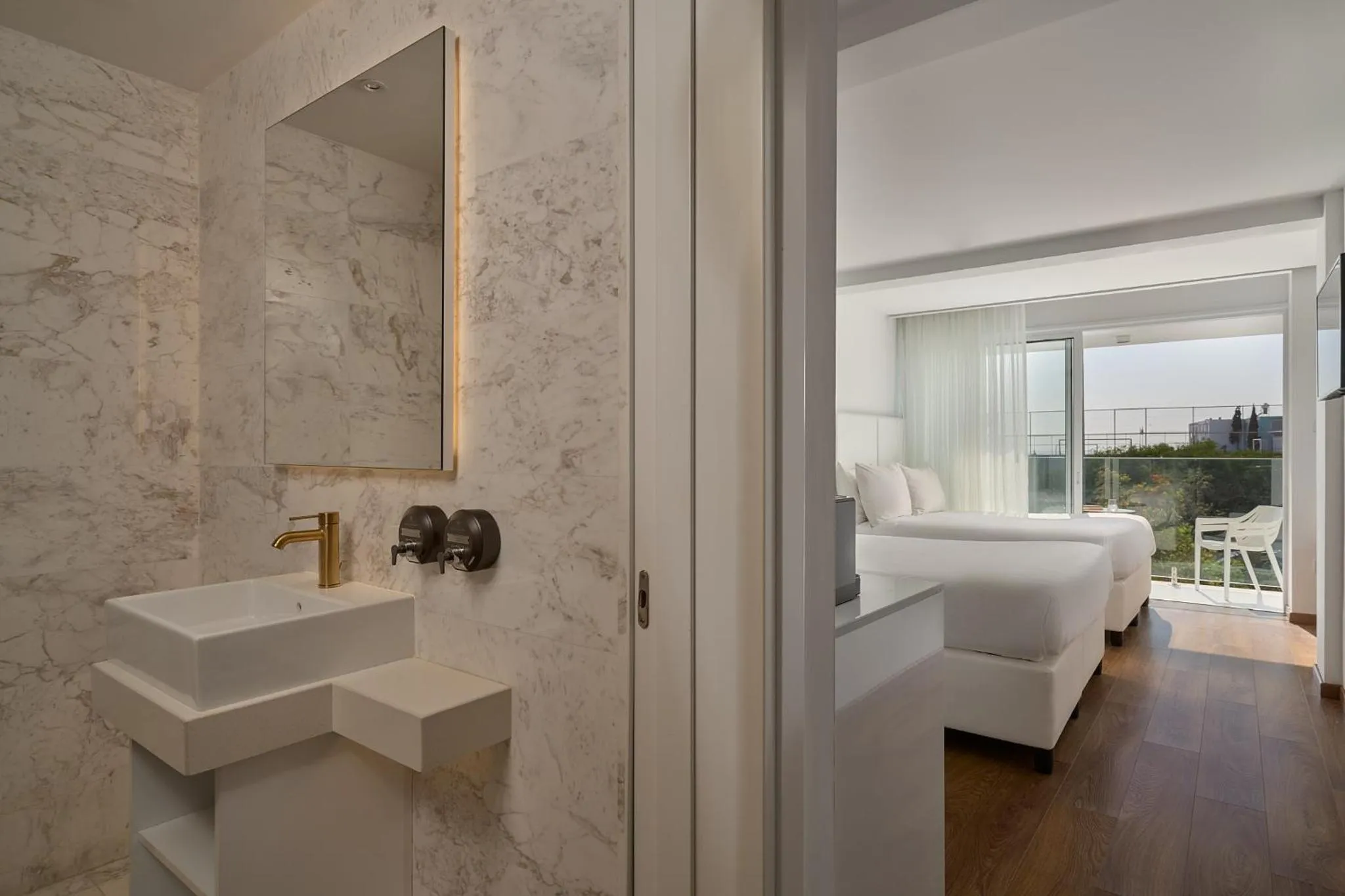 Hotel Napa Suites (Adults Only)