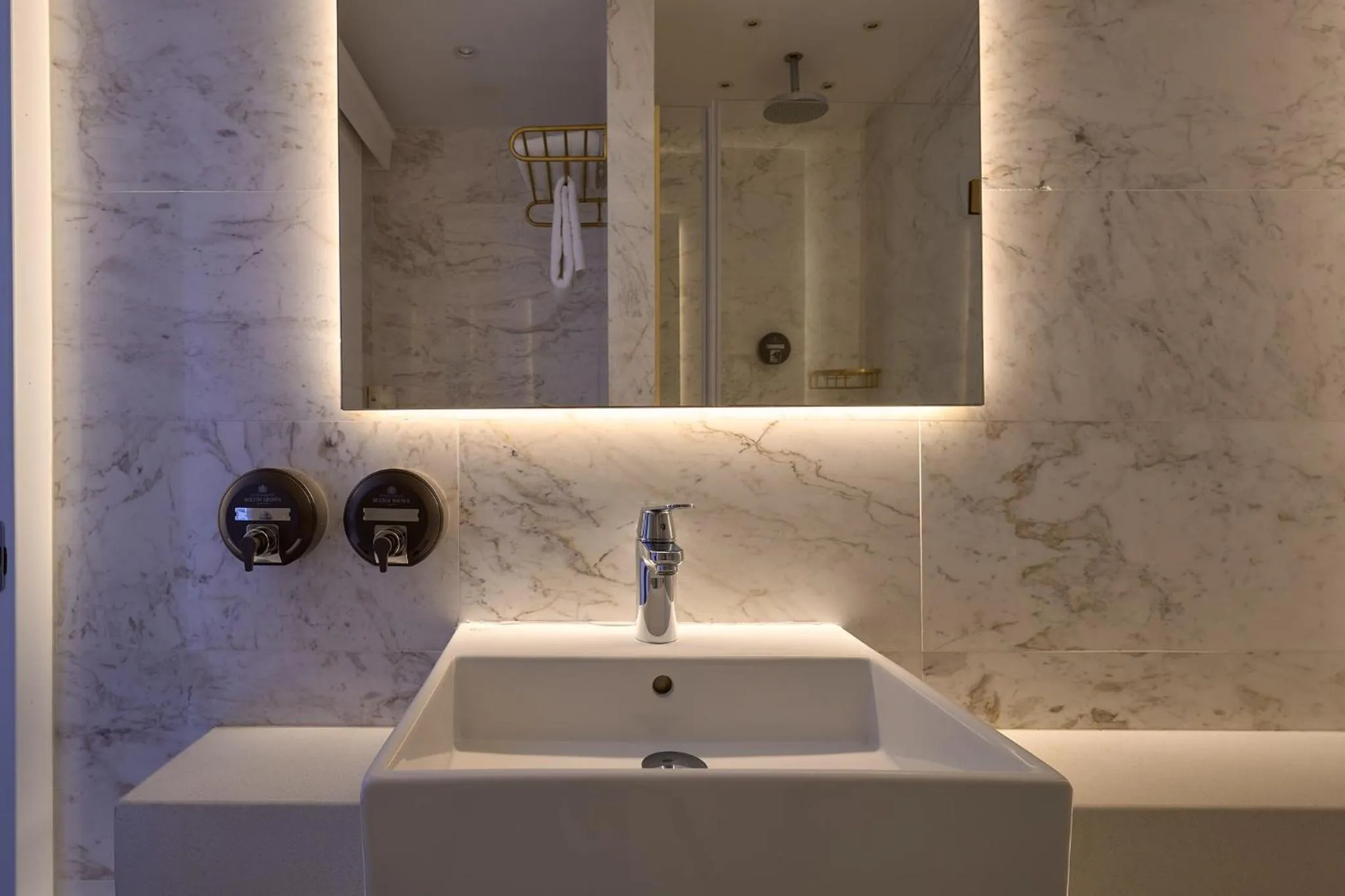 Hotel Napa Suites (Adults Only)