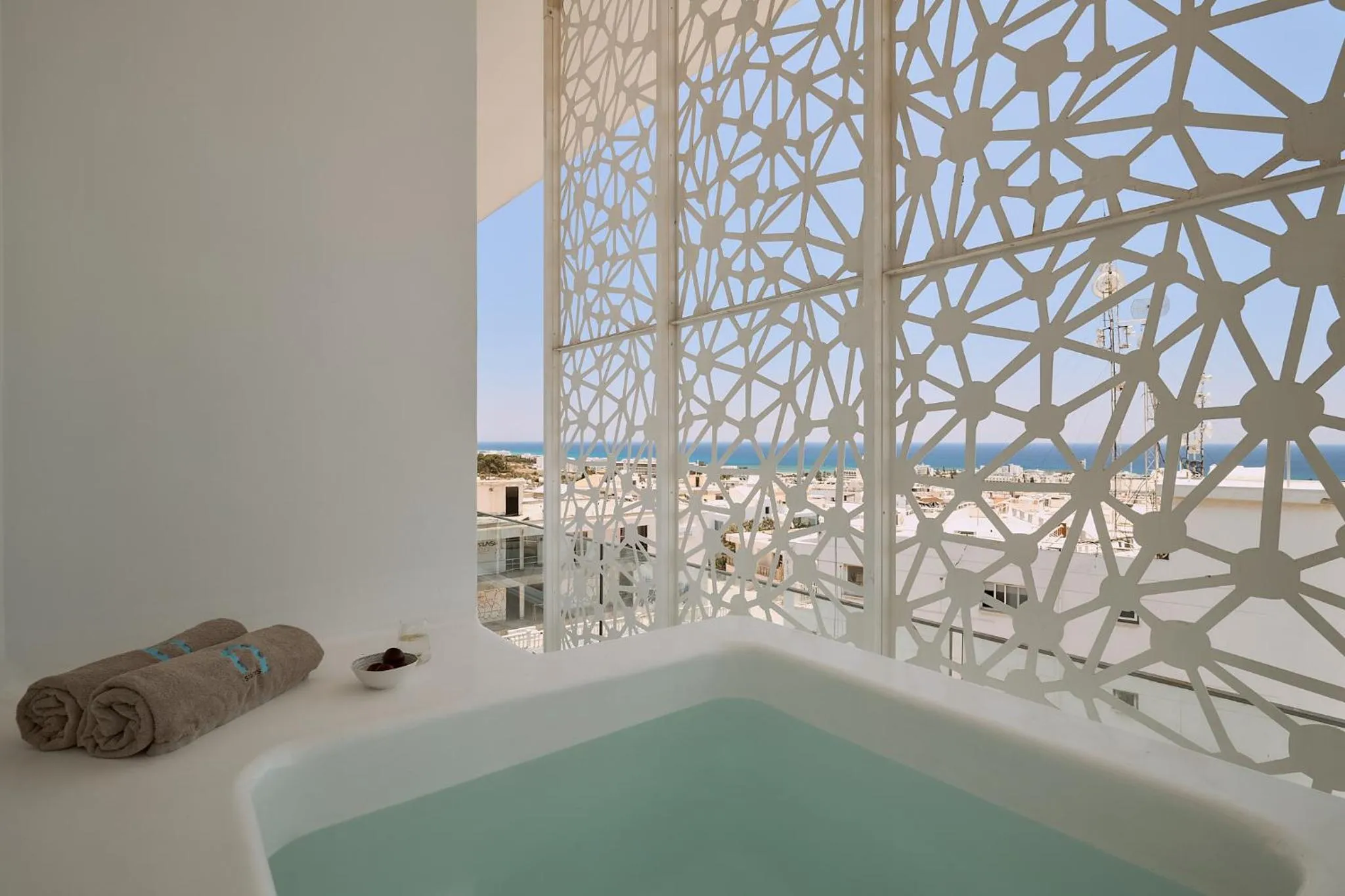 Swimming pool in Hotel Napa Suites (Adults Only)