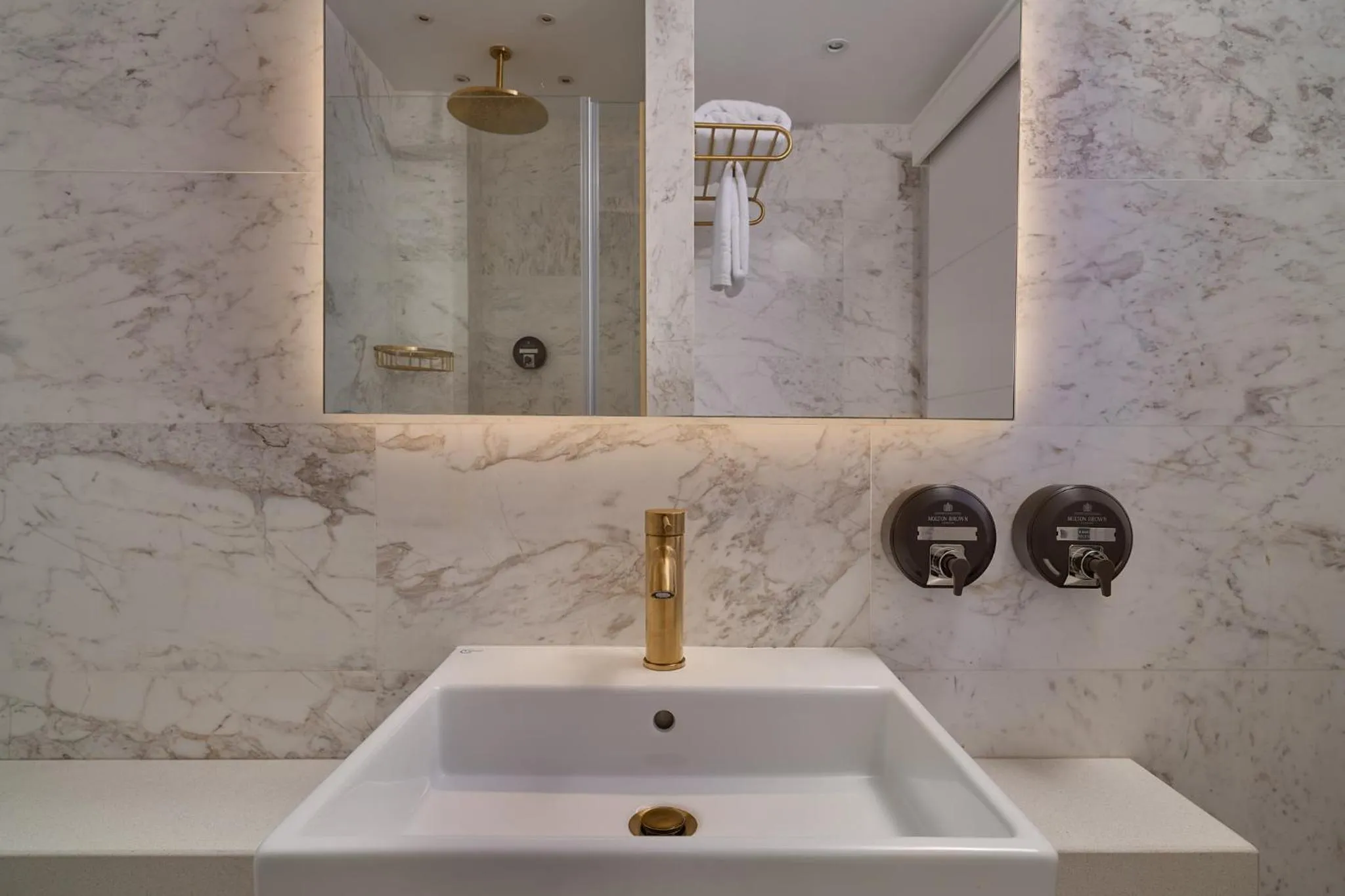 Hotel Napa Suites (Adults Only)