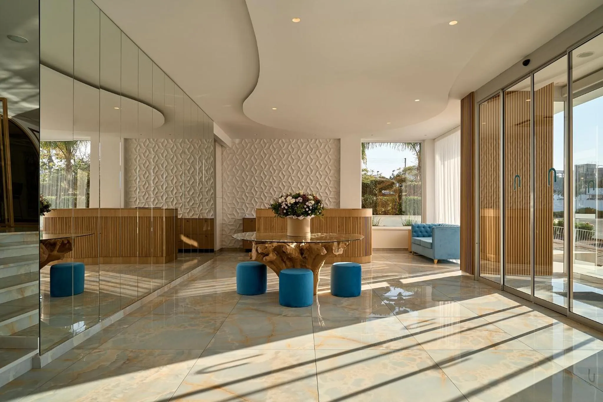 Lobby or reception in Hotel Napa Suites (Adults Only)