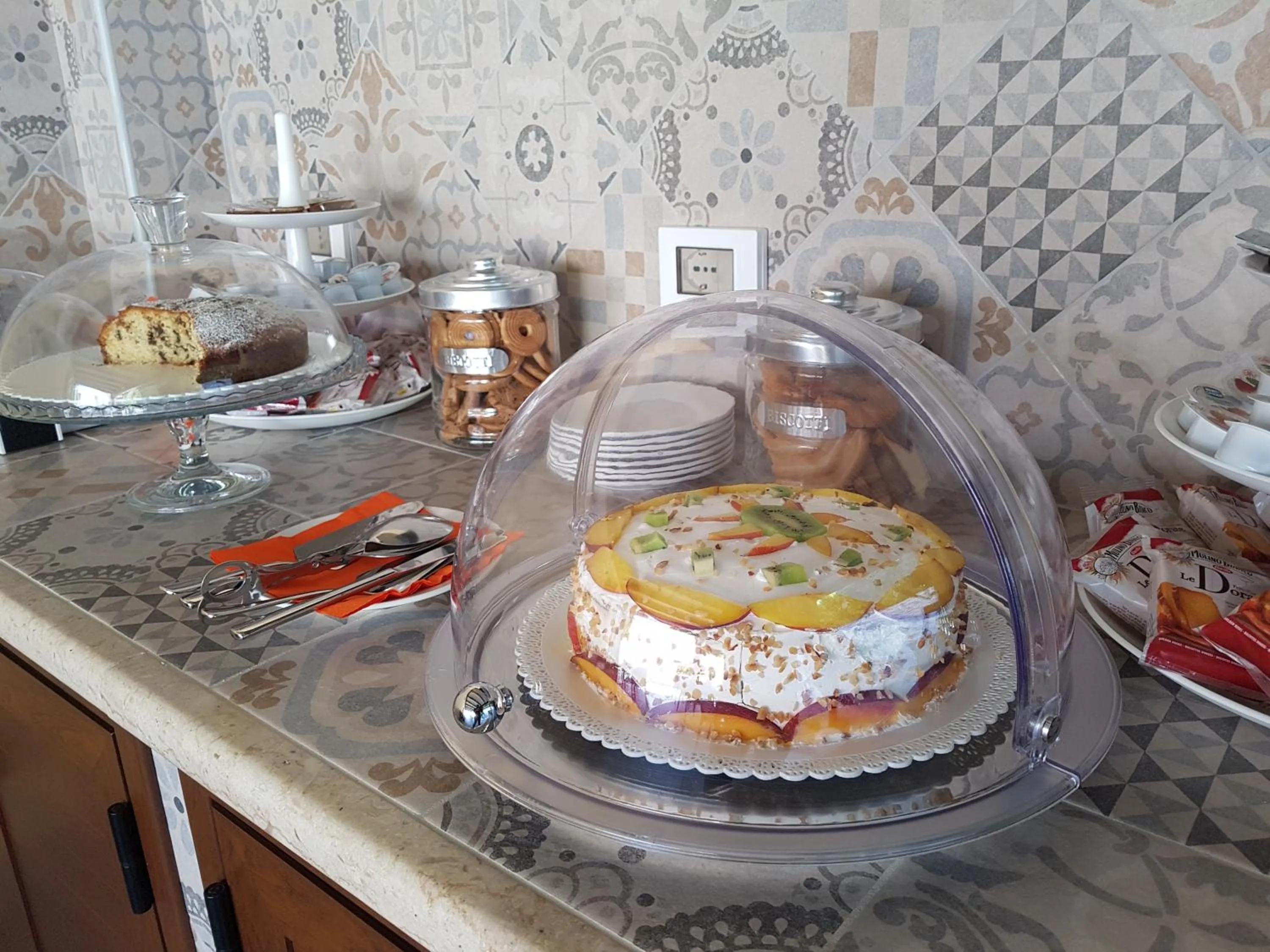 Buffet breakfast in B&B Aloe Comfort Rooms