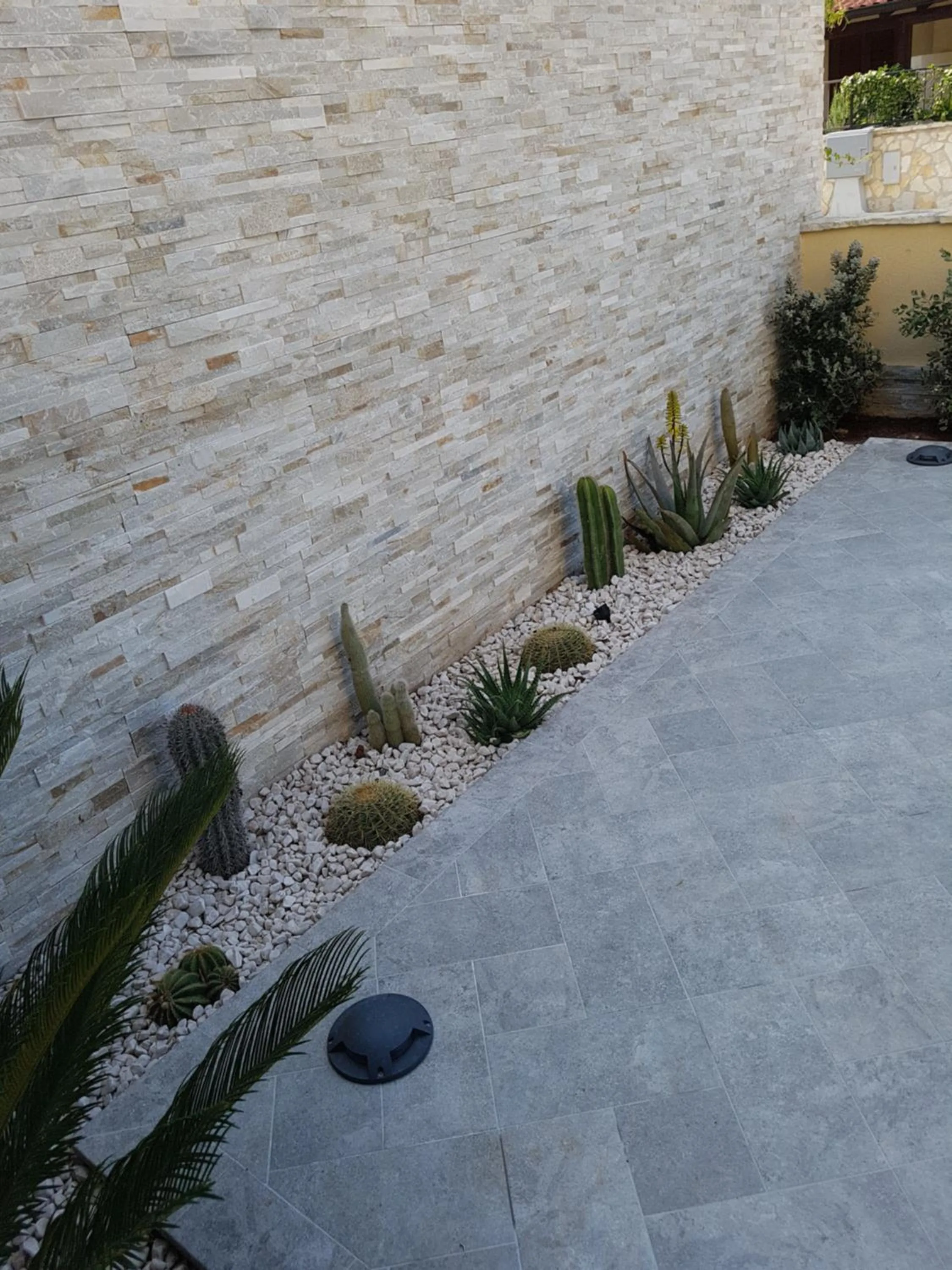 Garden in B&B Aloe Comfort Rooms