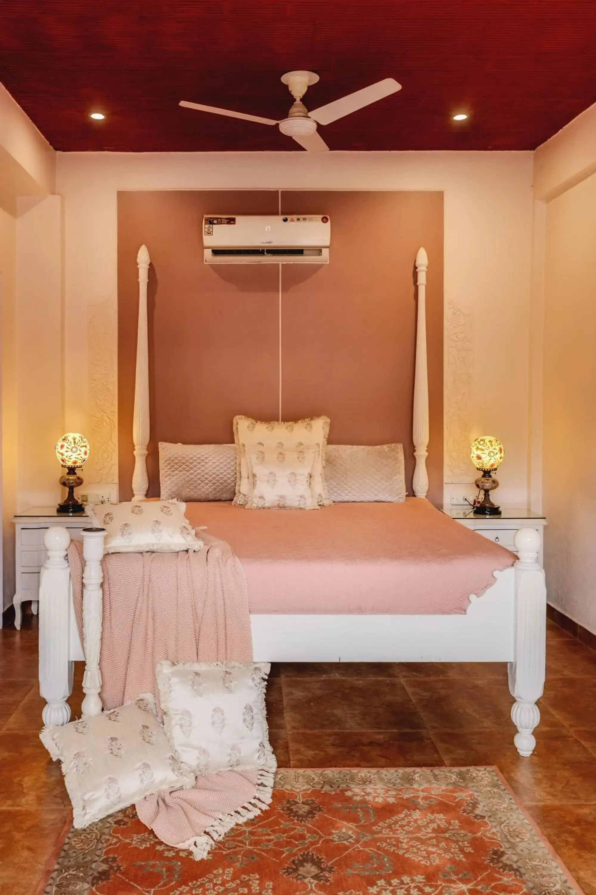 Bed in Ranjit's Svaasa Amritsar Bed in Ranjit's Svaasa Amritsar