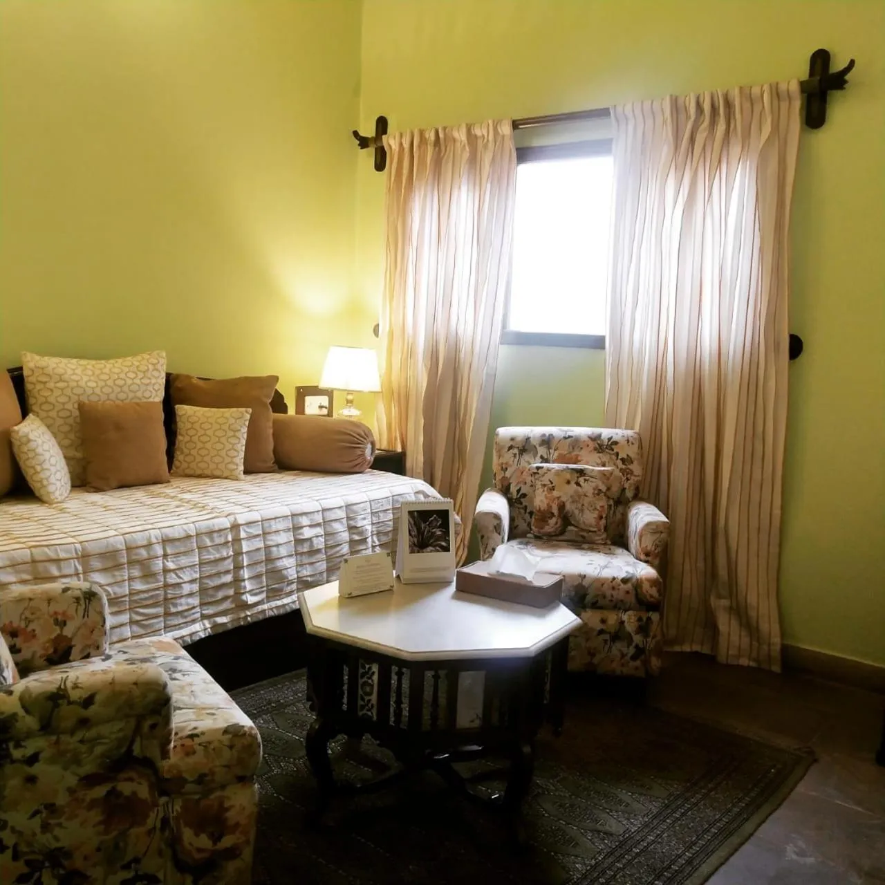 Bed in Ranjit's Svaasa Amritsar