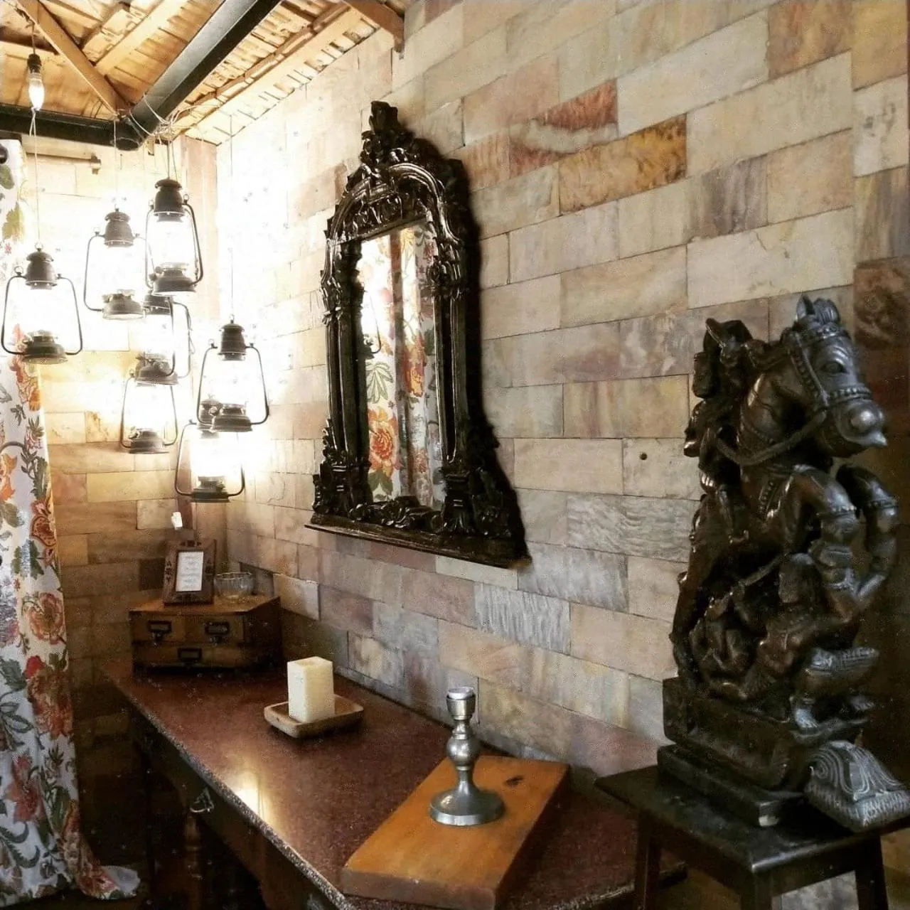 Patio in Ranjit's Svaasa Amritsar