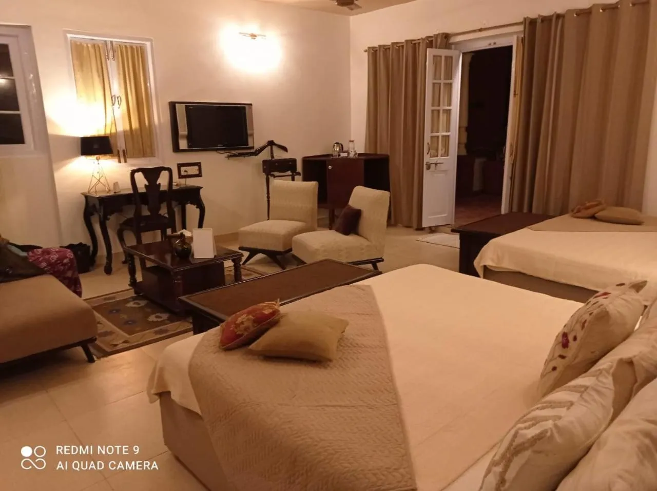 Bed in Ranjit's Svaasa Amritsar