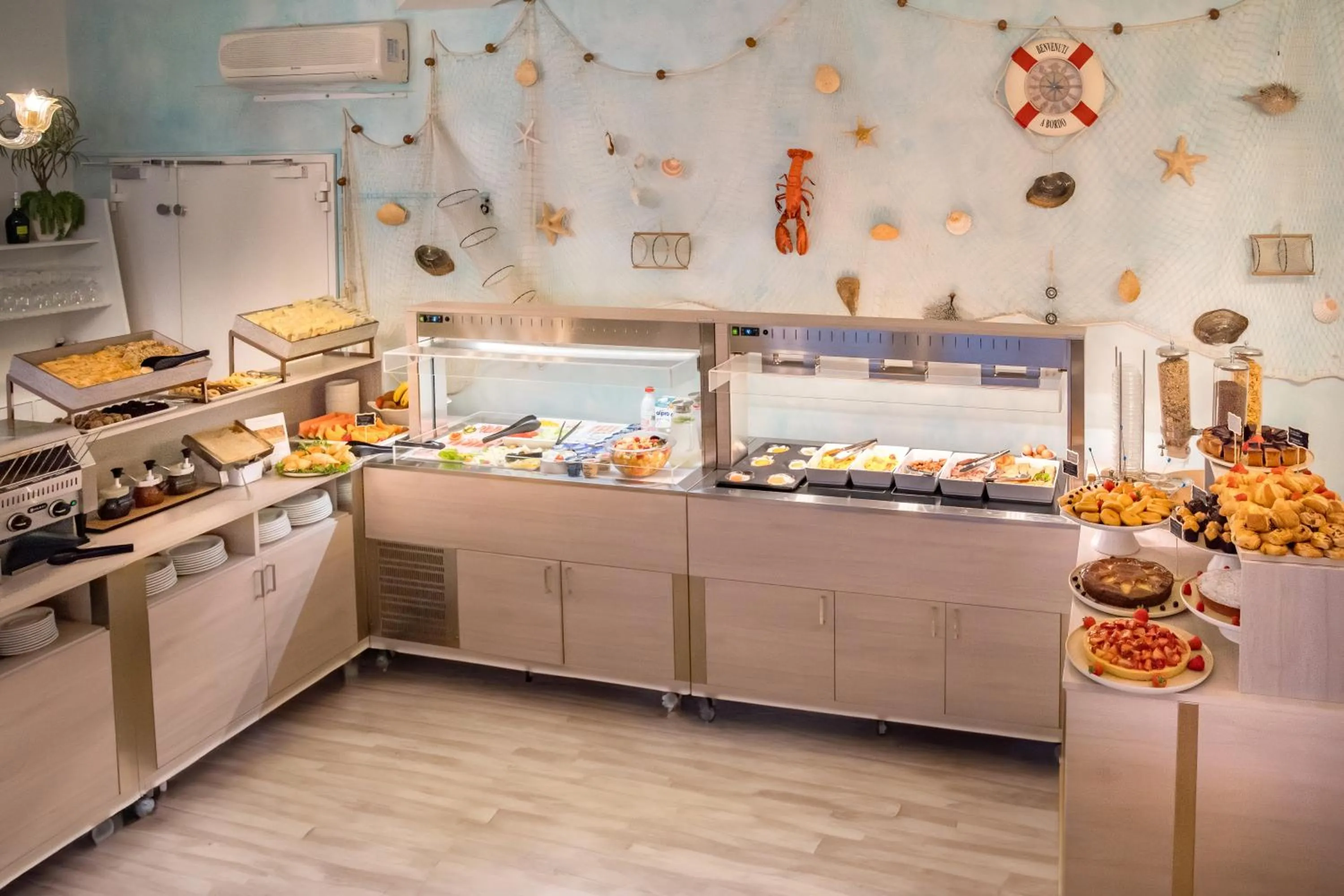 Breakfast in Hotel Marisa