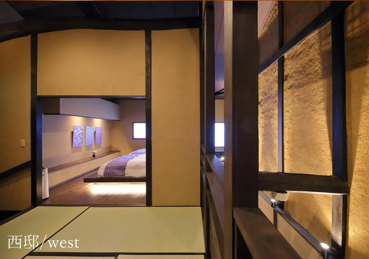 Bedroom, Bed in Houka