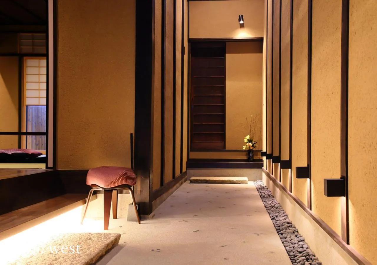 Area and facilities in Houka