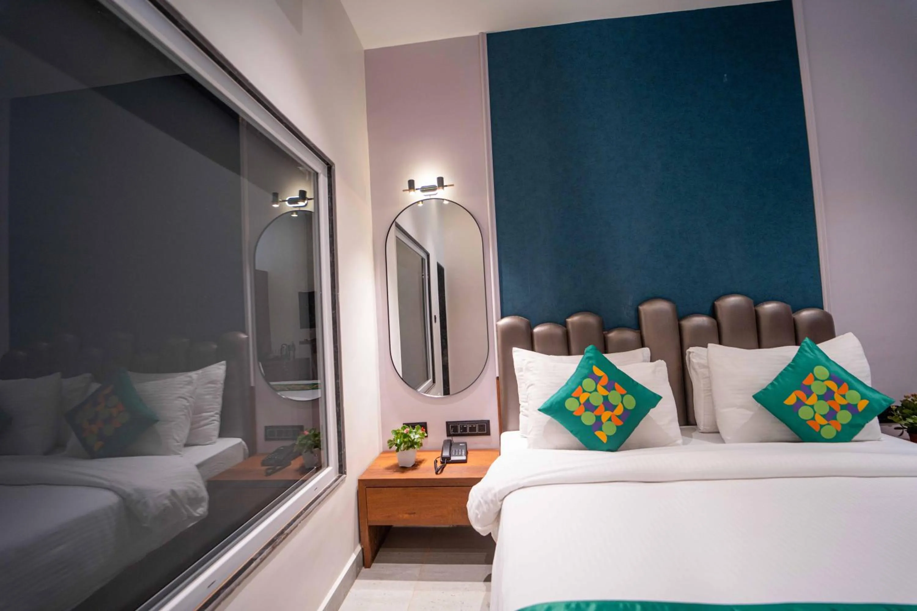 Bedroom, Bed in Treebo Winter Town Venna Lake