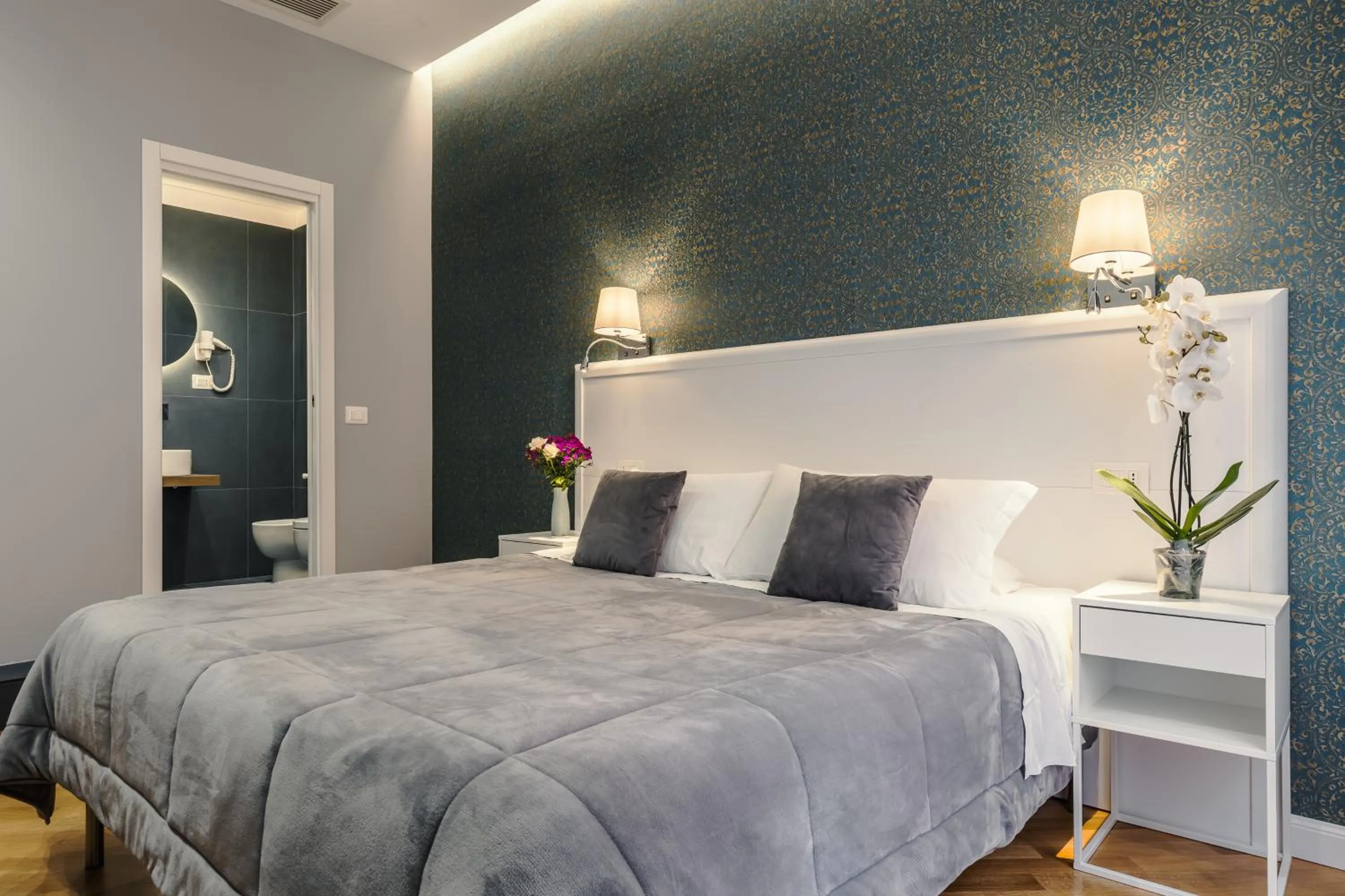 Bedroom, Bed in Bed And Best