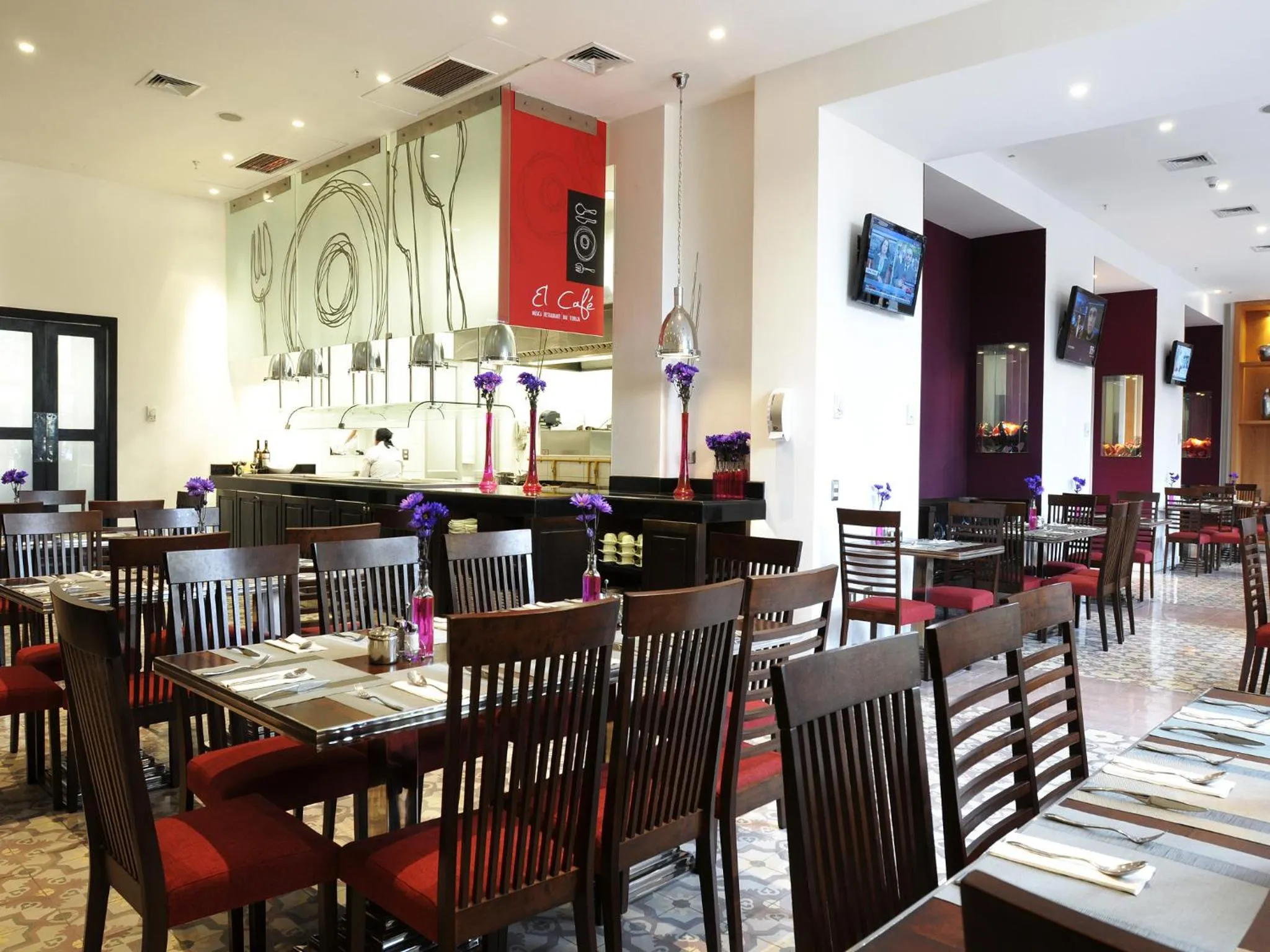 Restaurant/Places to Eat in Radisson Ciudad Empresarial Santiago
