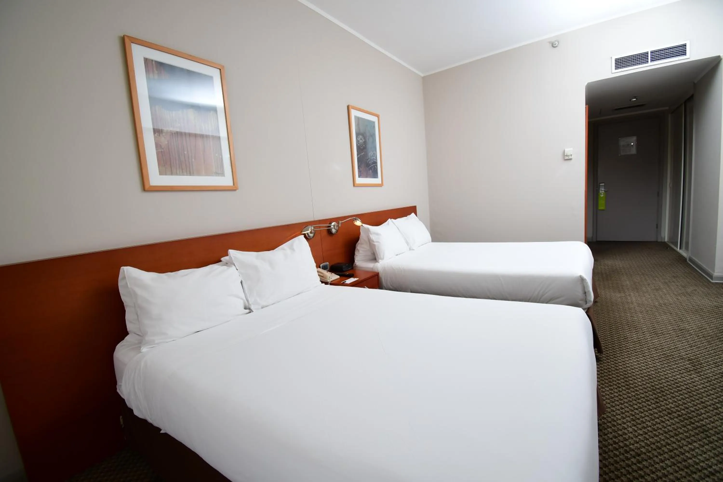 Bedroom in Radisson Ciudad Empresarial Santiago