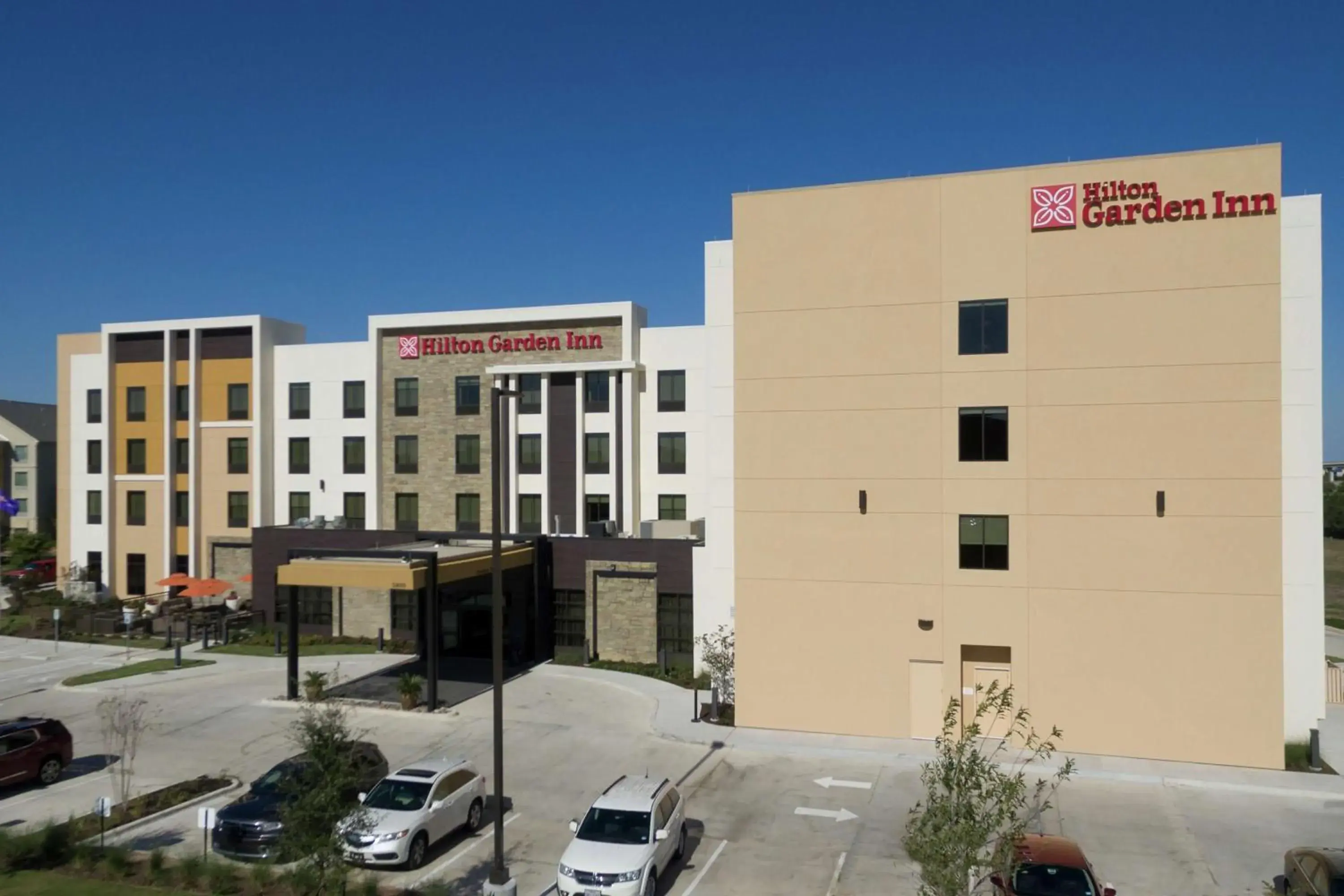 Property building in Hilton Garden Inn Waco Property building in Hilton Garden Inn Waco