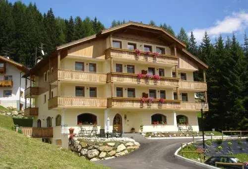 Hotel Mondeval Hotel Mondeval