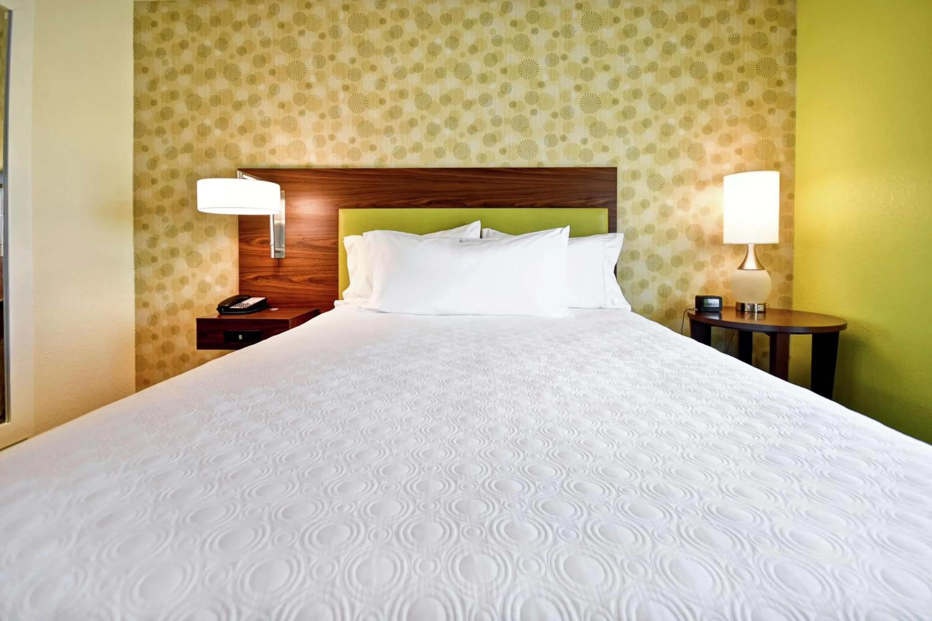 Bed in Home2 Suites By Hilton Smyrna Nashville