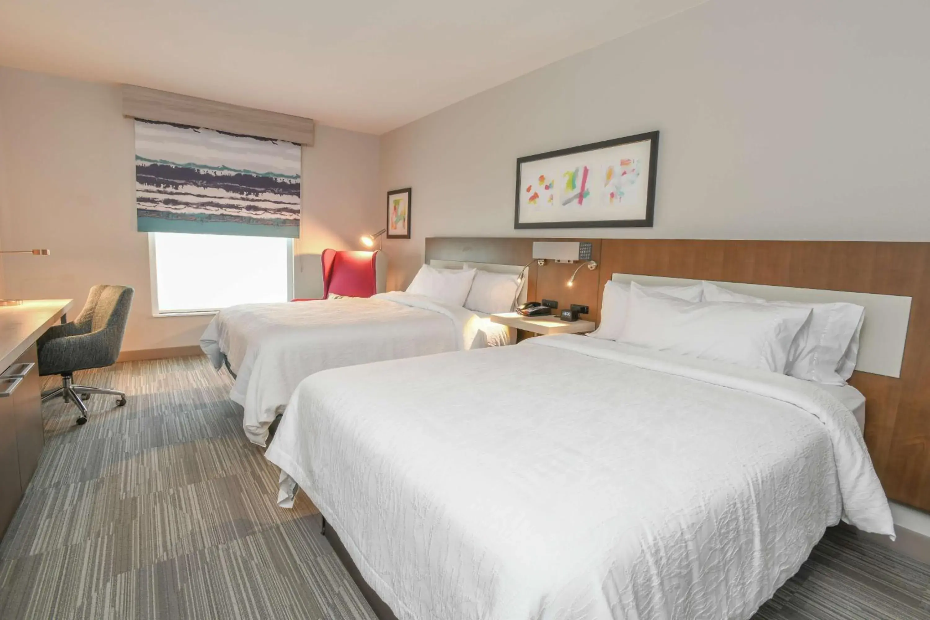 Photo of the whole room, Bed in Hilton Garden Inn Cincinnati Midtown Photo of the whole room, Bed in Hilton Garden Inn Cincinnati Midtown