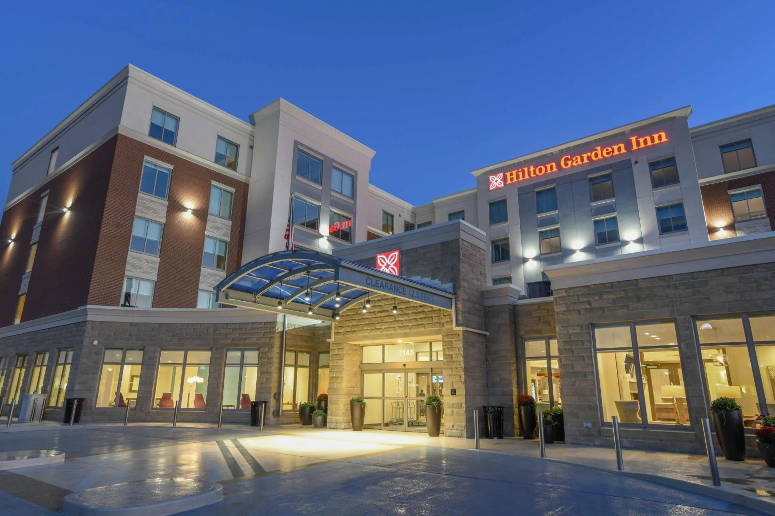 Property building in Hilton Garden Inn Cincinnati Midtown