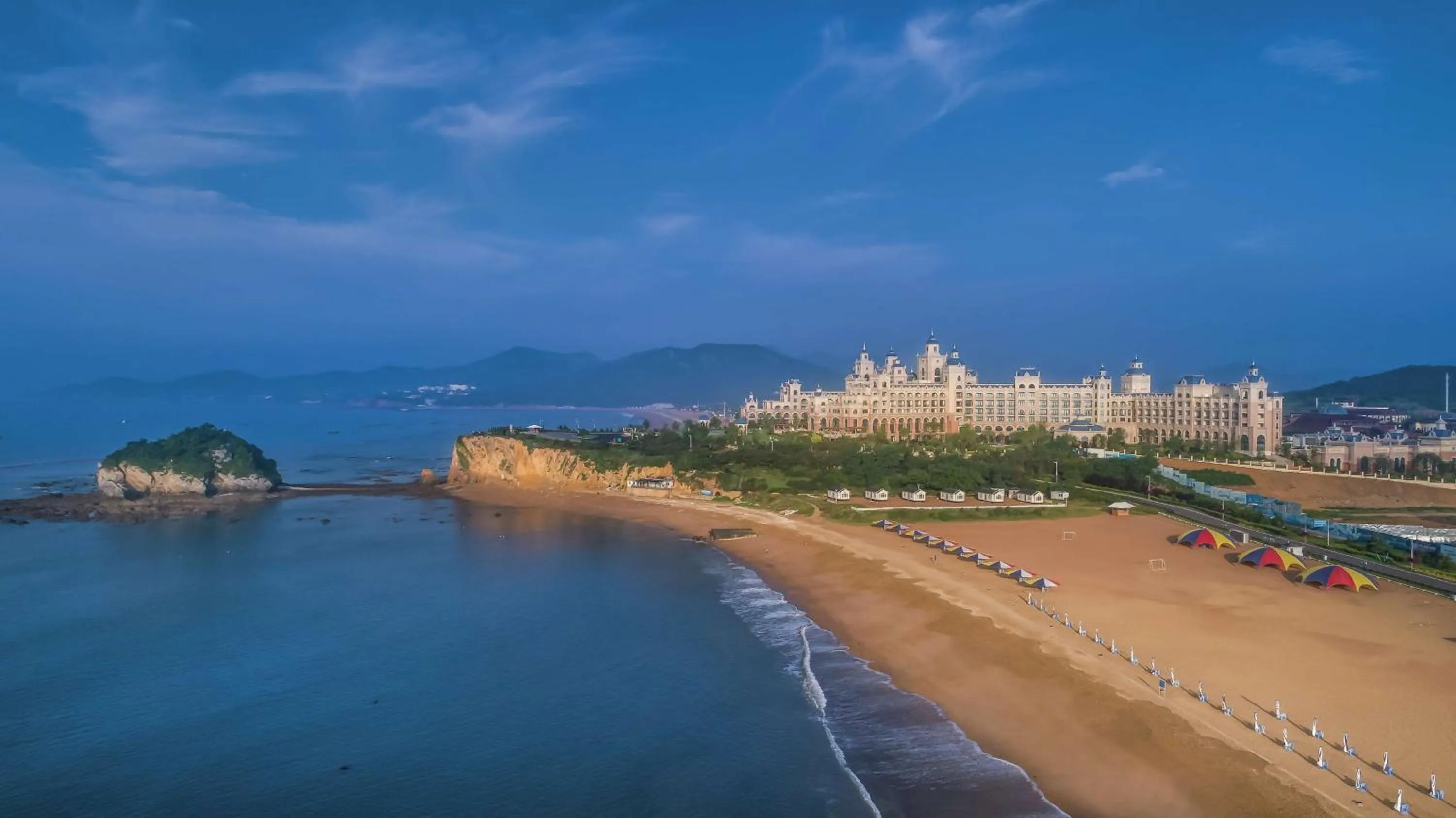 Beach in Hilton Dalian Golden Pebble Beach Resort
