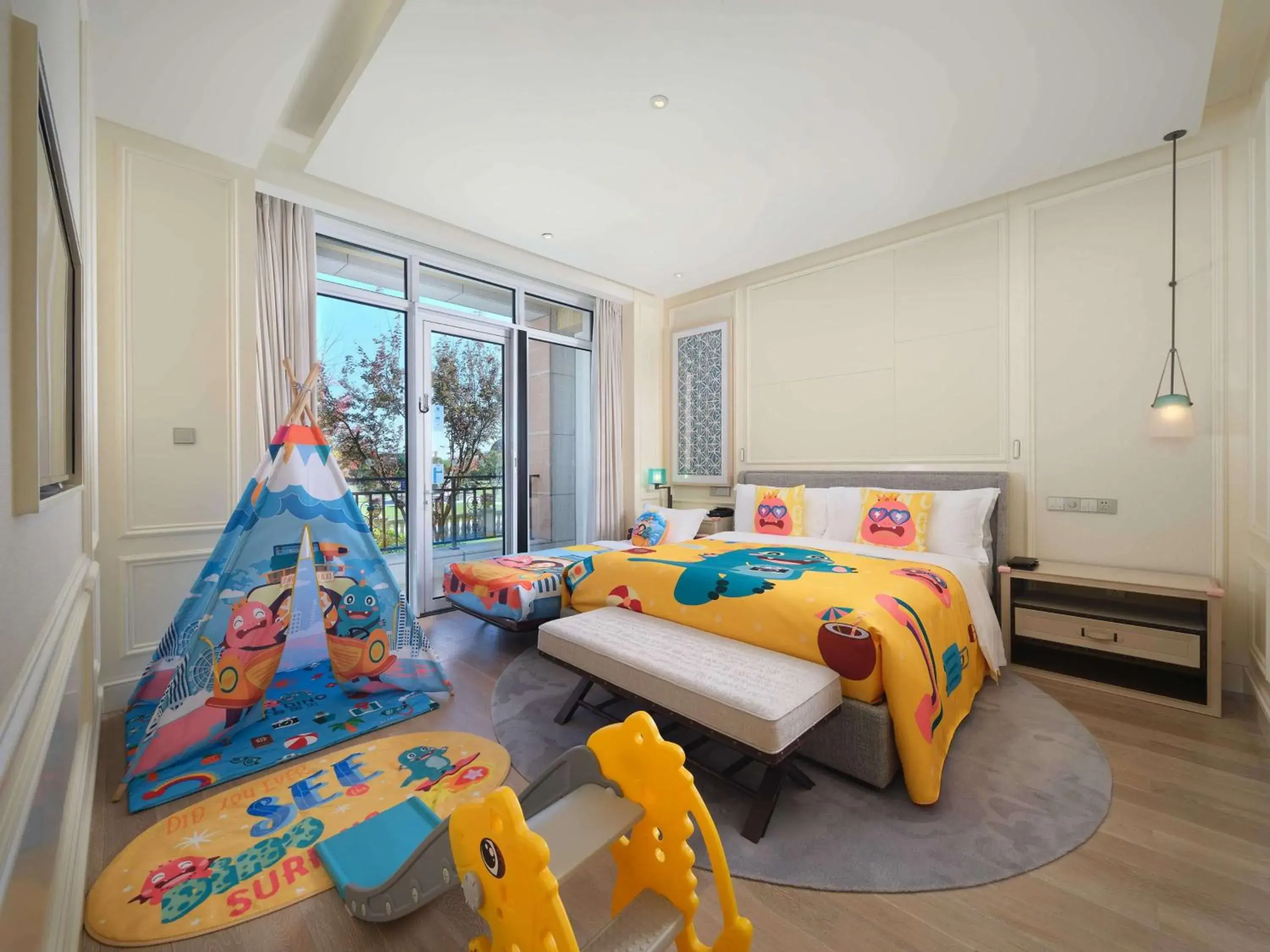 Family Room in Hilton Dalian Golden Pebble Beach Resort Family Room in Hilton Dalian Golden Pebble Beach Resort